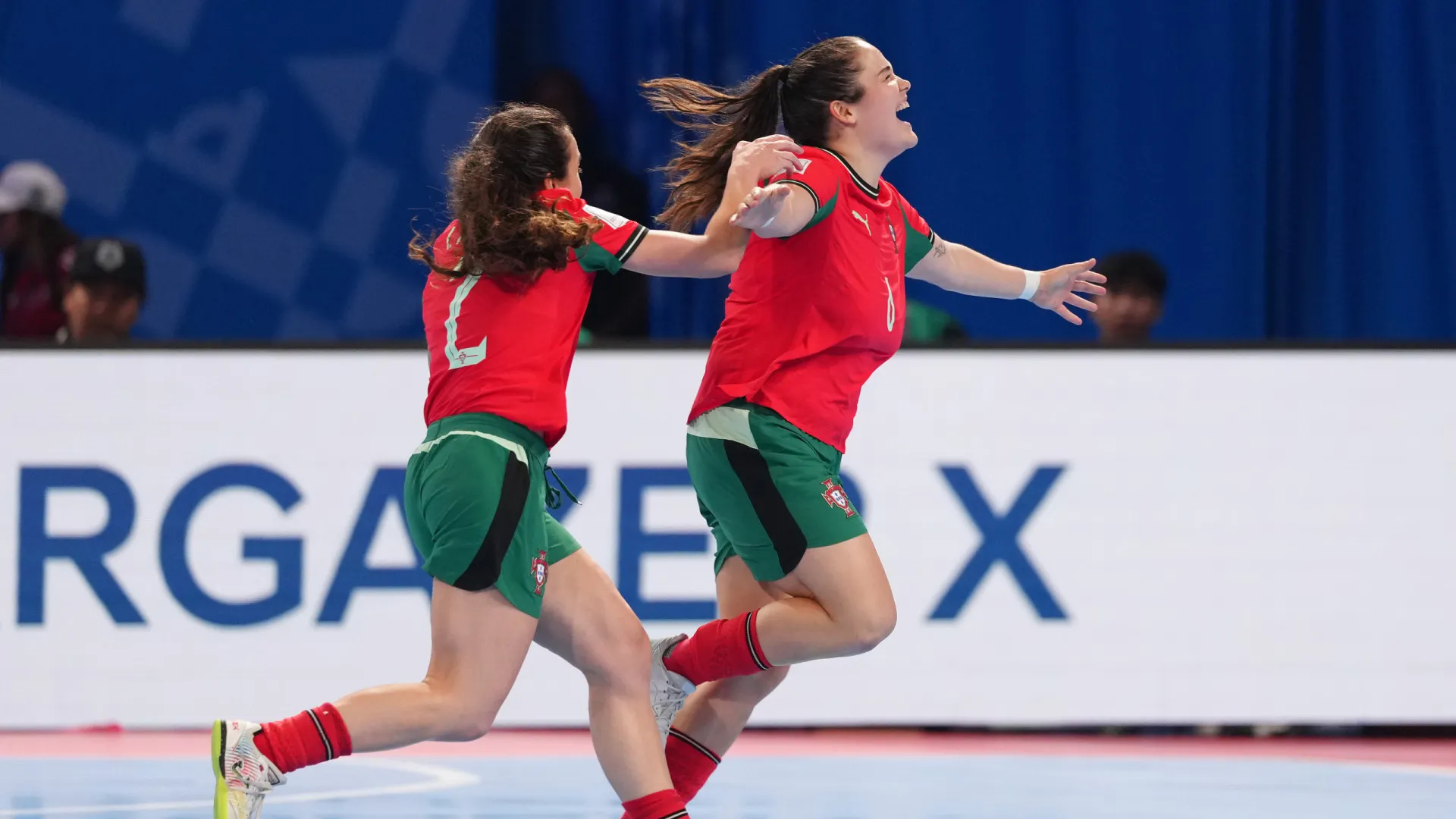 
                    Portugal humilha Itália e está nas 'meias' do Mundial feminino
                