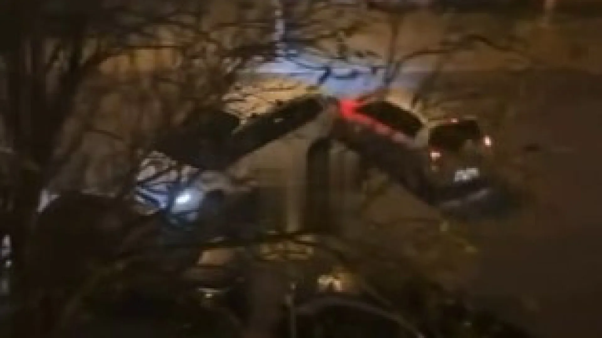 
                    Homem persegue e bate em carro de ex e filhos menores nos Olivais
                