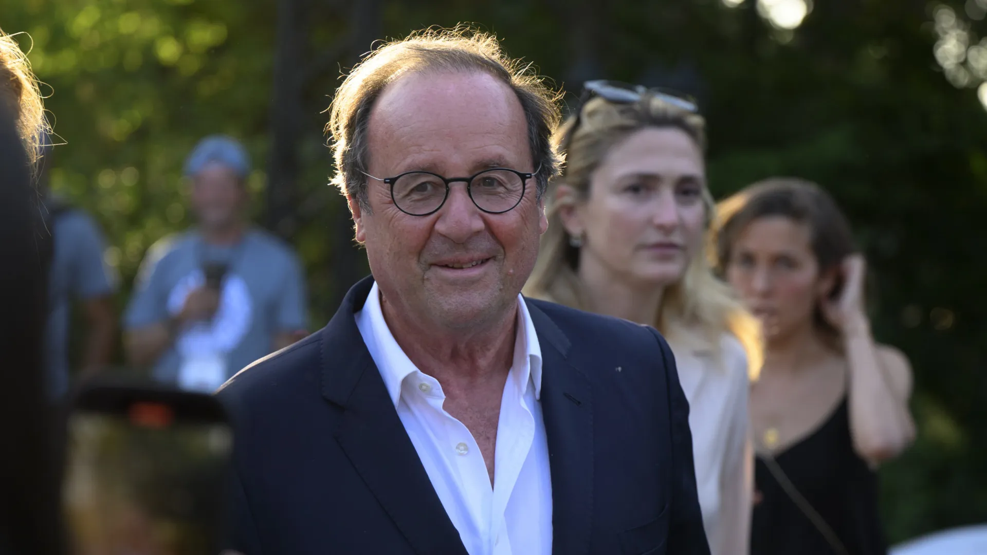 
                    Casa de ex-presidente François Hollande assaltada (estaria destrancada)
                