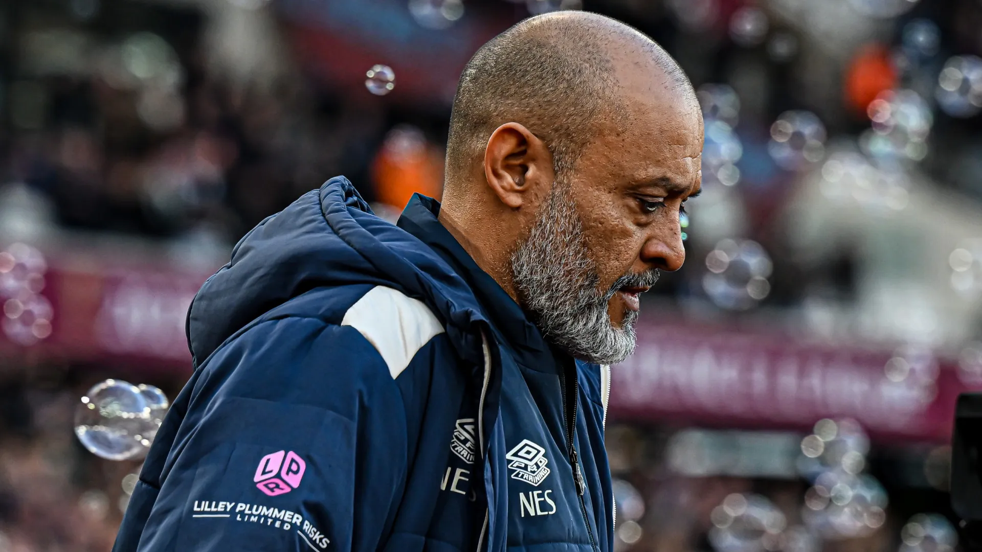 
                    NES e plantel do West Ham apoiam Paquetá: 