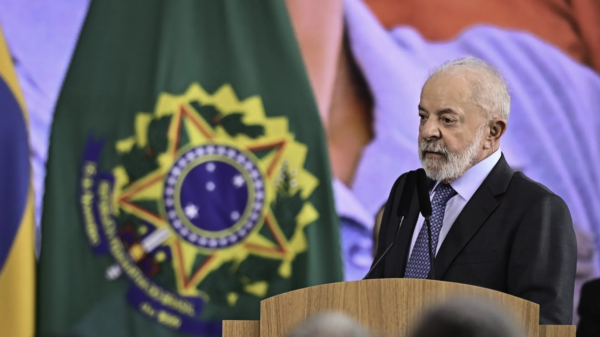 
                    Lula dá ultimato à UE para assinar acordo comercial com Mercosul sábado
                