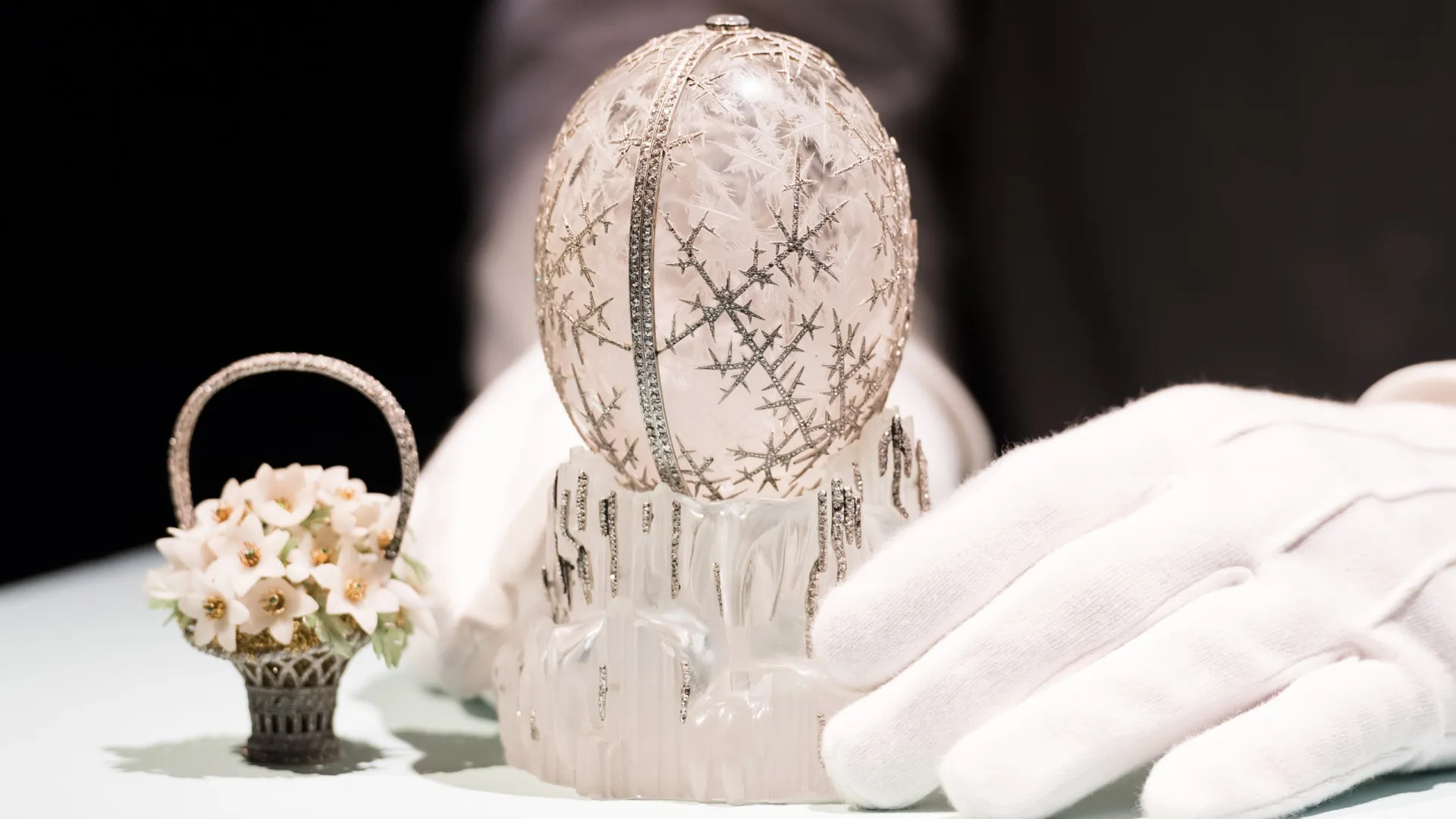 
                    'Mona Lisa' do ovos Fabergé tem novo recorde: Joia vendida por 26 milhões
                