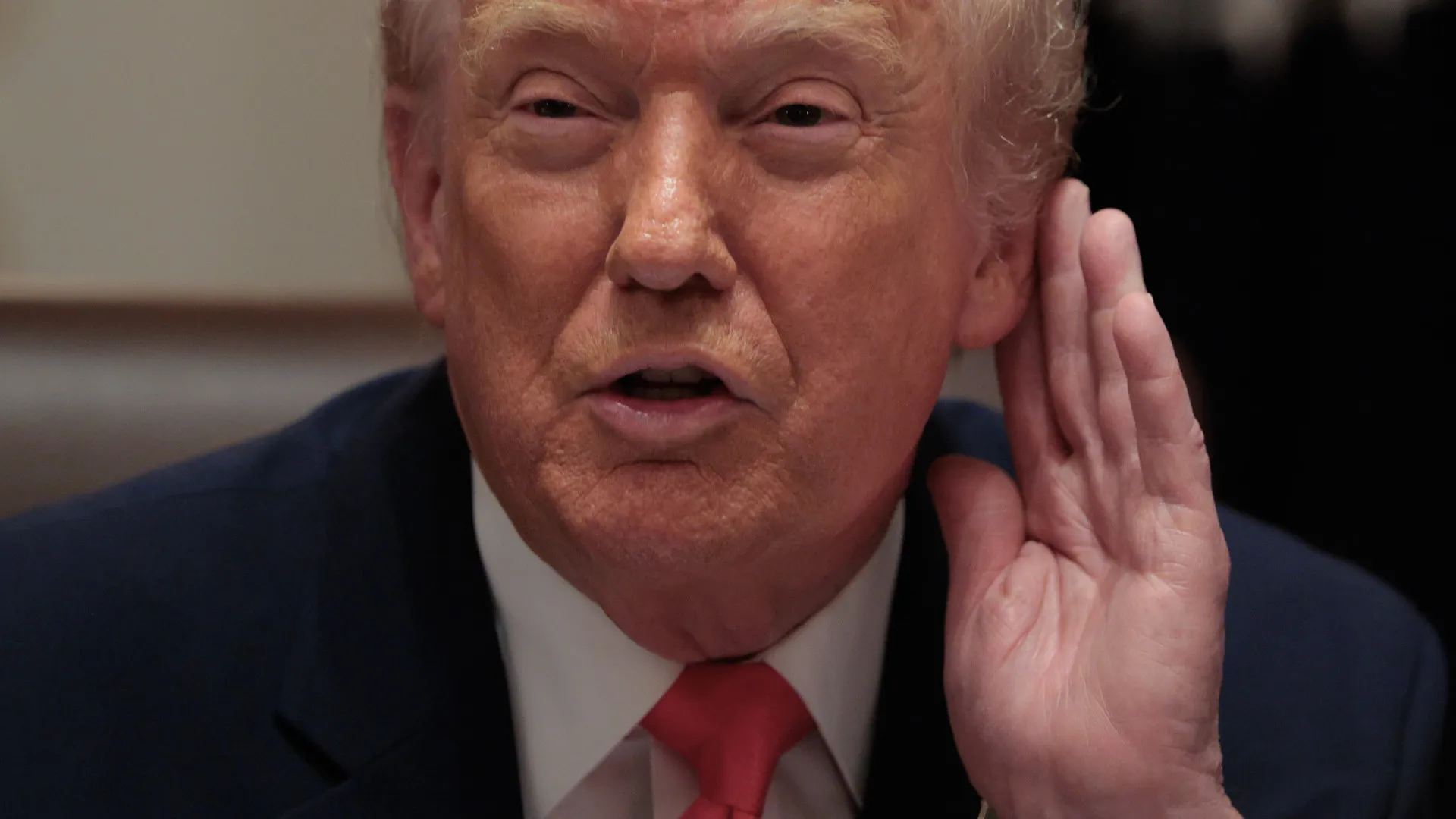 
                    Salão de baile da Casa Branca? Trump processado por conservacionistas
                