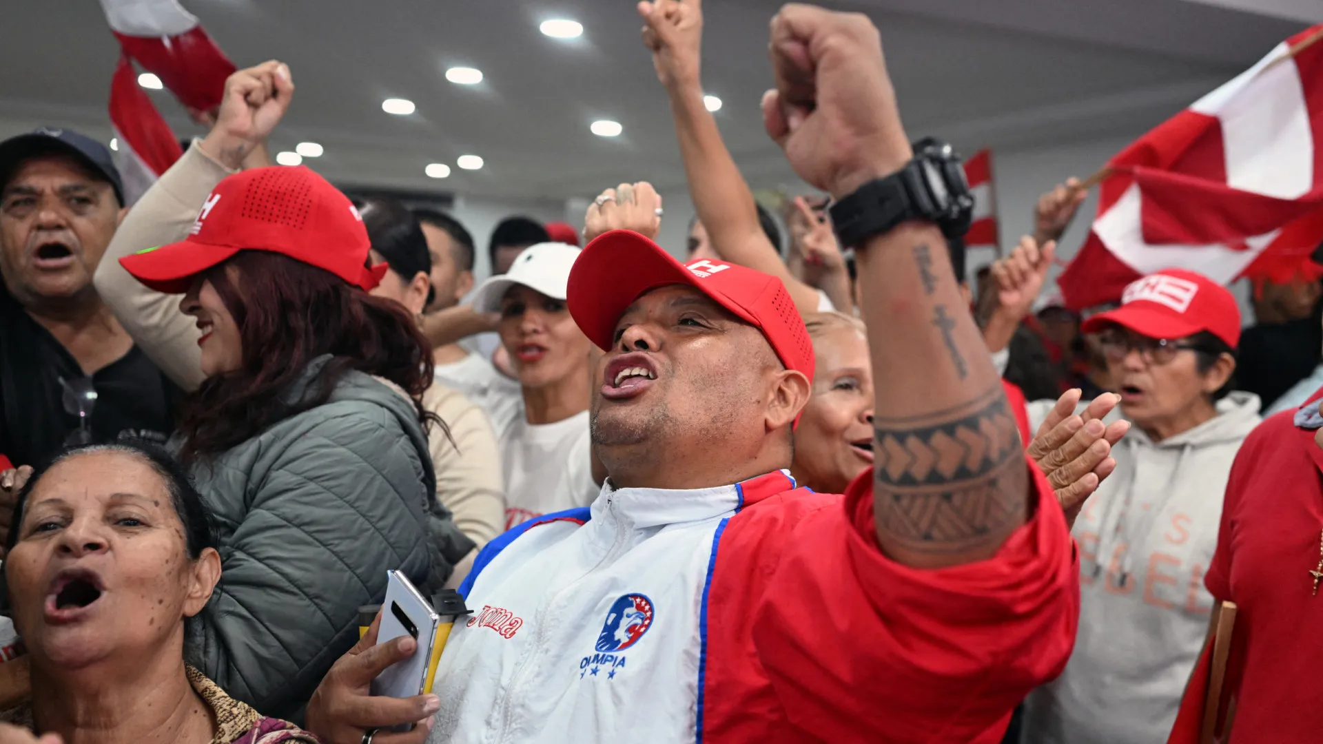 
                    Contagem de votos retomada nas Honduras após problema técnico
                