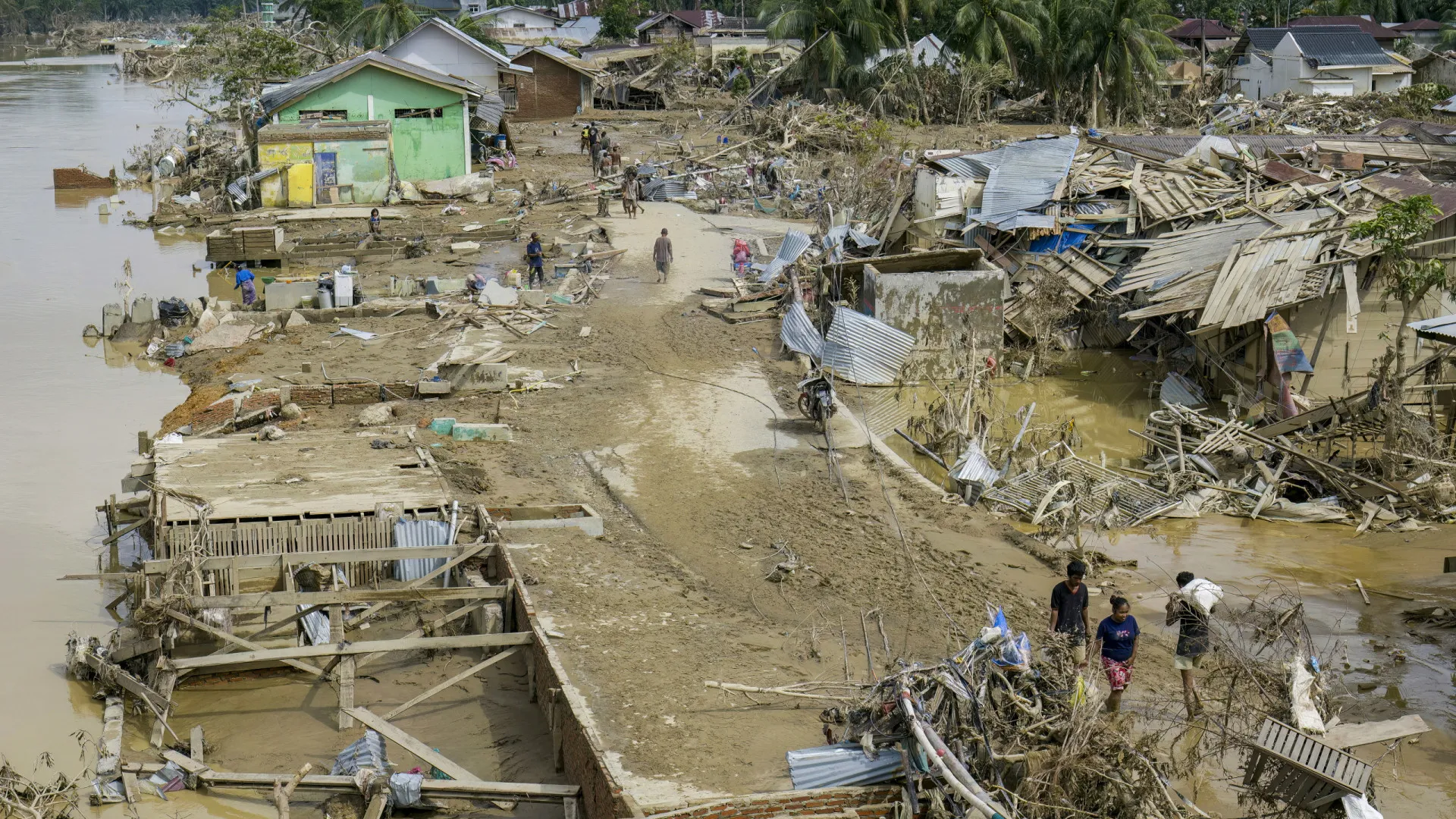 
                    Britânicas presas no Sri Lanka após ciclone. Governo diz: 