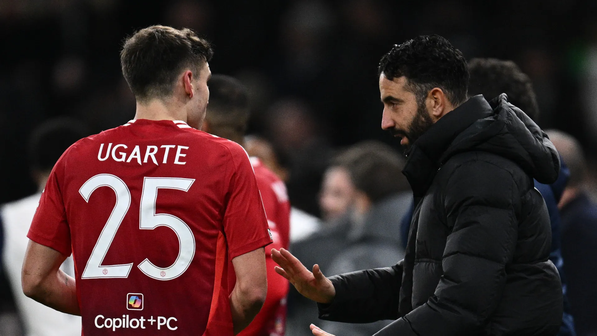 
                    Ruben Amorim diz 'basta' e Manchester United coloca Ugarte no mercado
                