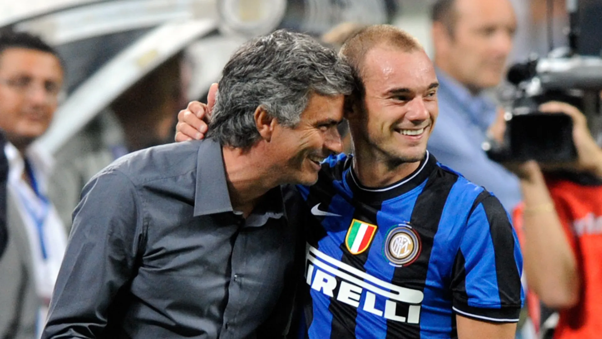 Gesto de Mourinho emocionou Sneijder: "Tinha o filho nos Países Baixos…"