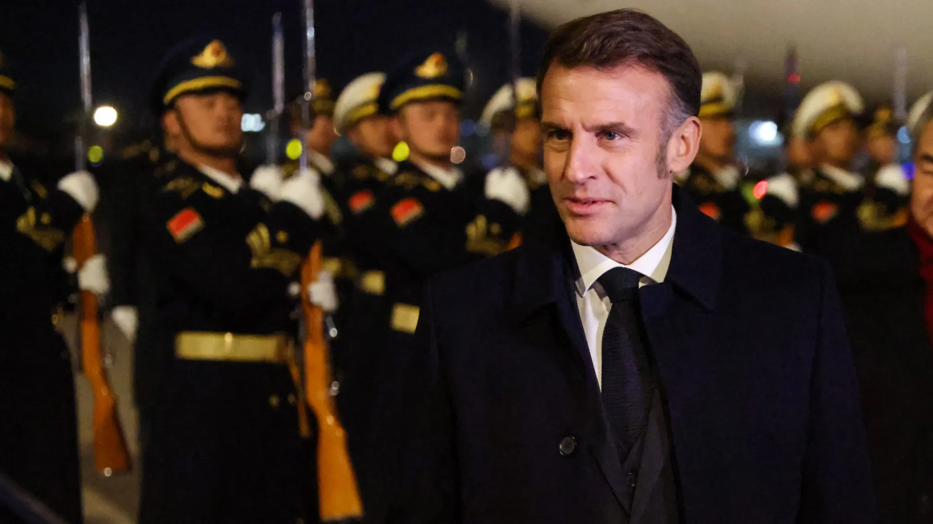 
                    Instrumento anti-coerção invocado por Macron nunca foi utilizado
                