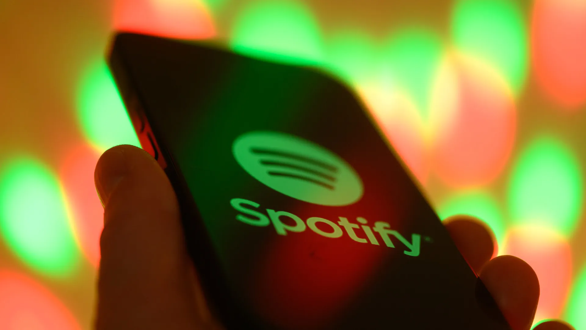 
                    Spotify confirma: Ataque de ativistas comprometeu 99% do catálogo musical
                