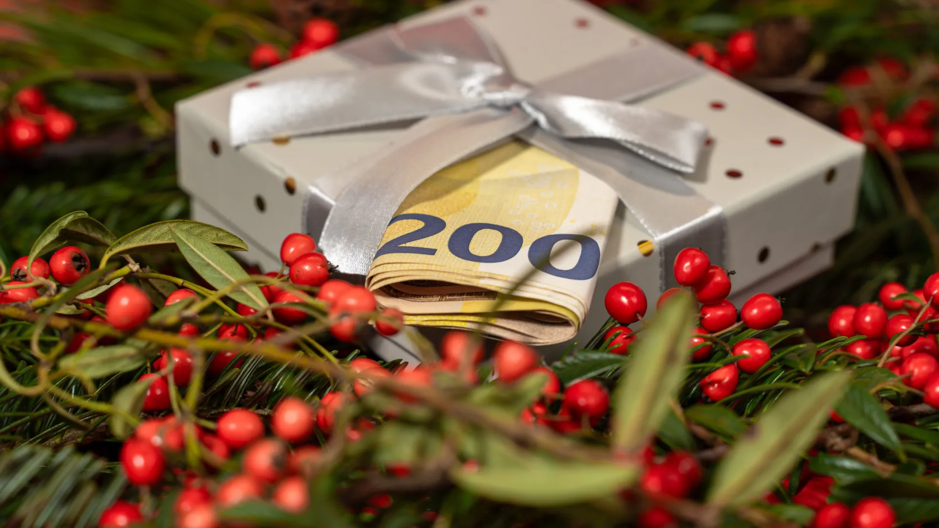 
                    Atenção, reformados: Pensões caem na conta hoje com subsídio de Natal
                