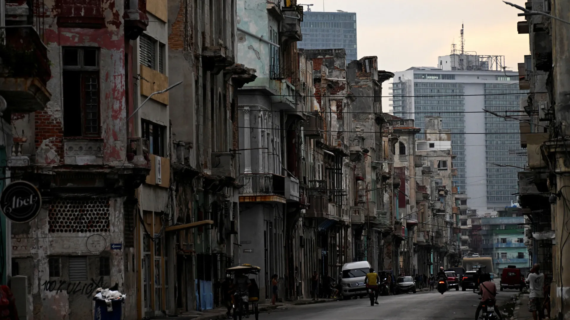 
                    Apagão em Cuba deixa 3,5 milhões sem eletricidade, incluindo em Havana
                