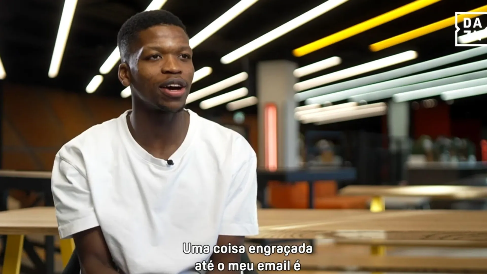 
                    Florentino faz revelação sobre ídolo e revela... o seu endereço de email
                