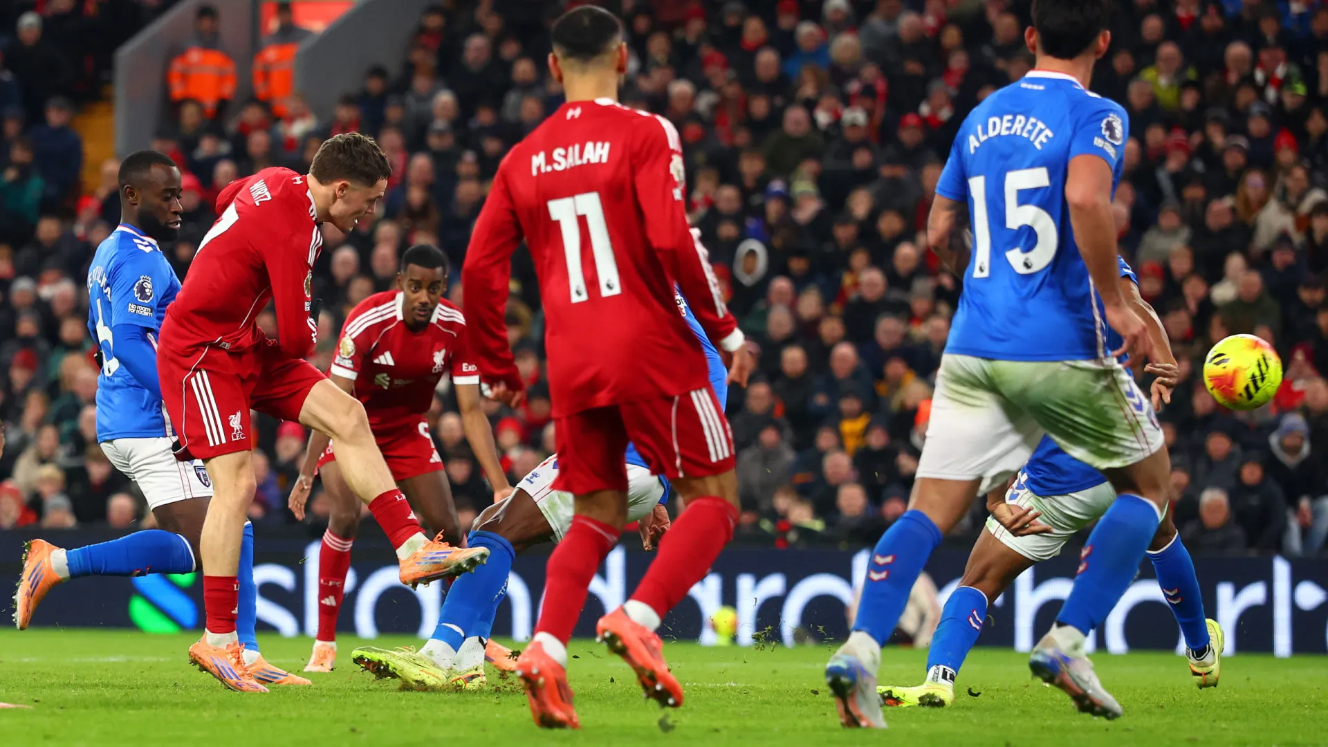 
                    Wirtz estreia-se a marcar, mas Liverpool cede na receção ao Sunderland
                