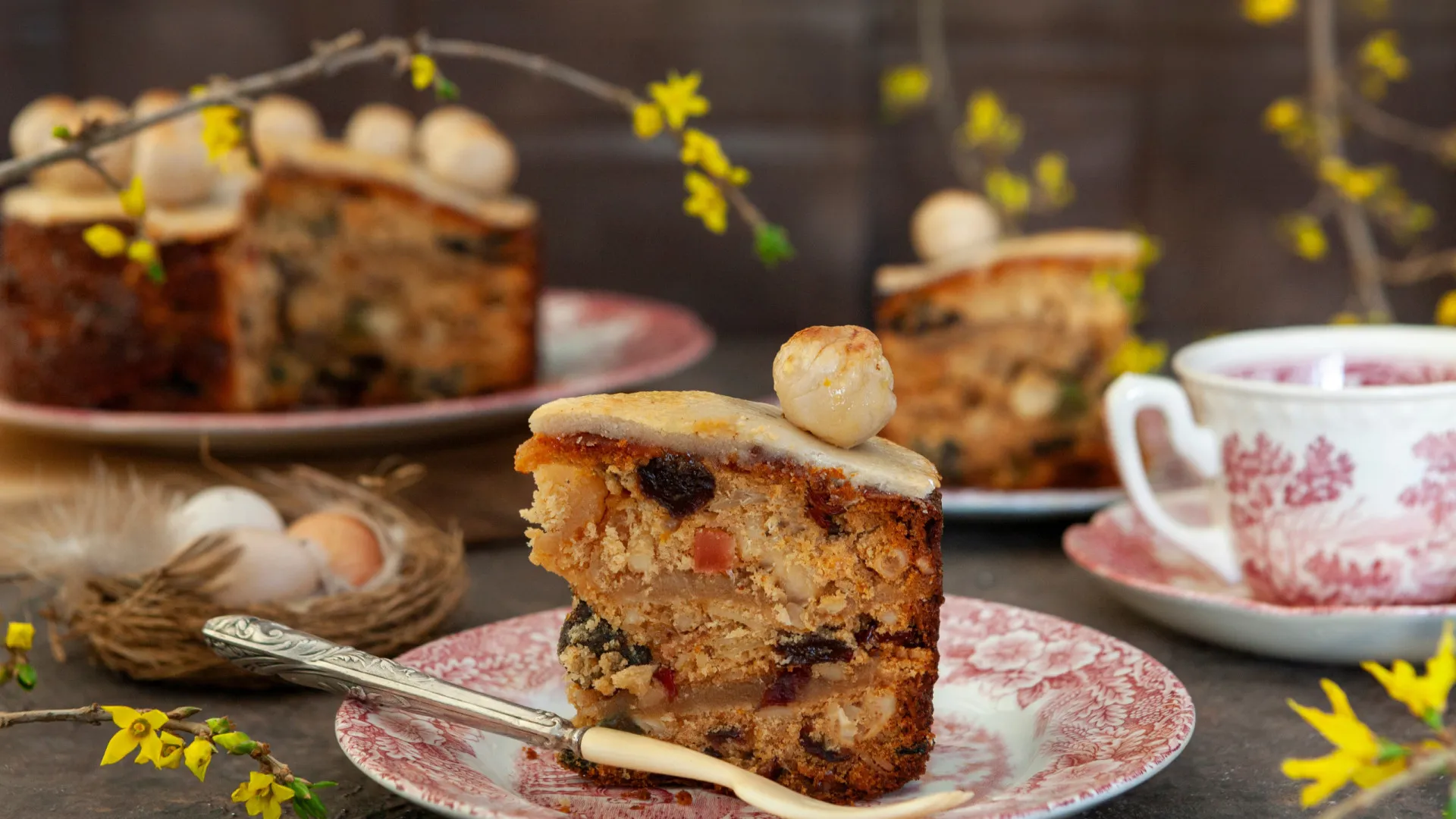 
                    Esta receita de bolo inglês combina na perfeição com um chá
                