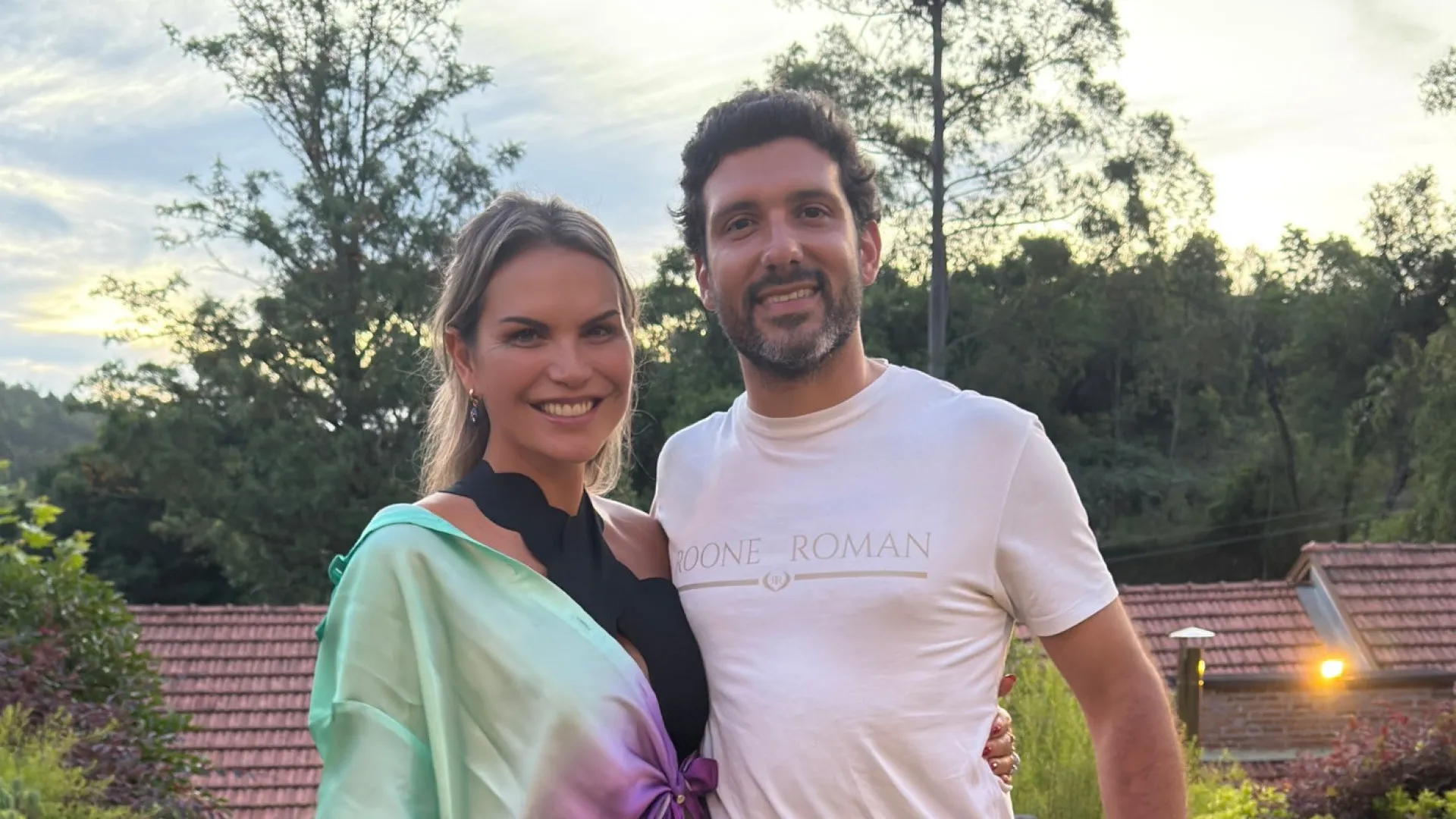 
                    O homem 12 anos mais novo que encantou Katia Aveiro. 