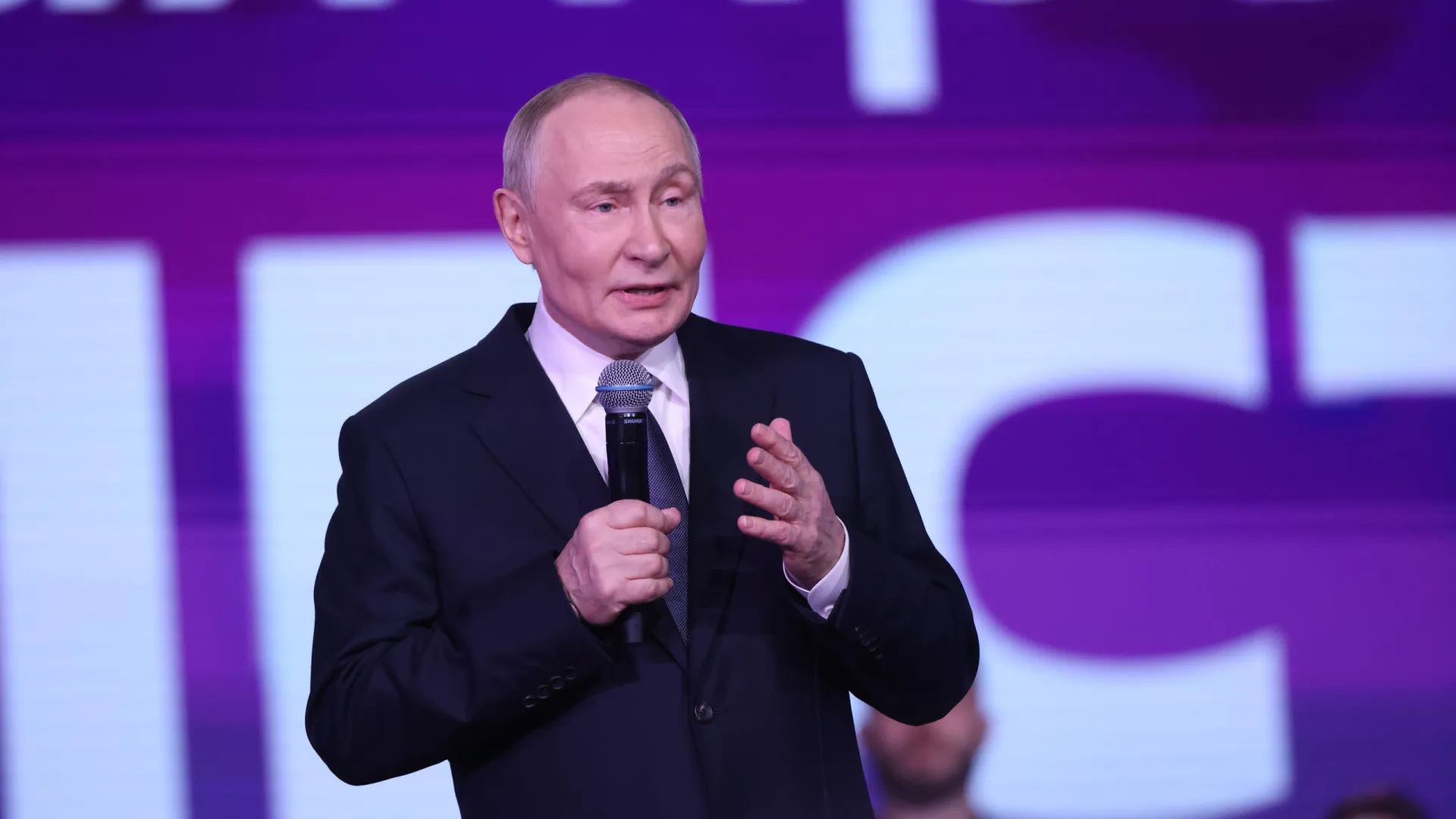 
                    Líderes bálticos duvidam da vontade de Putin negociar: 