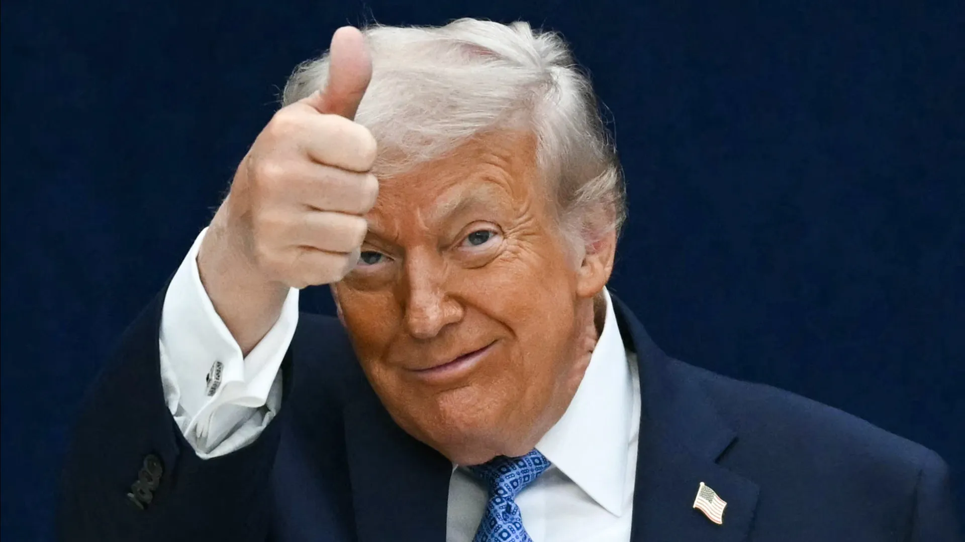 
                    Trump mantém em aberto opção de realizar ataques no Irão
                