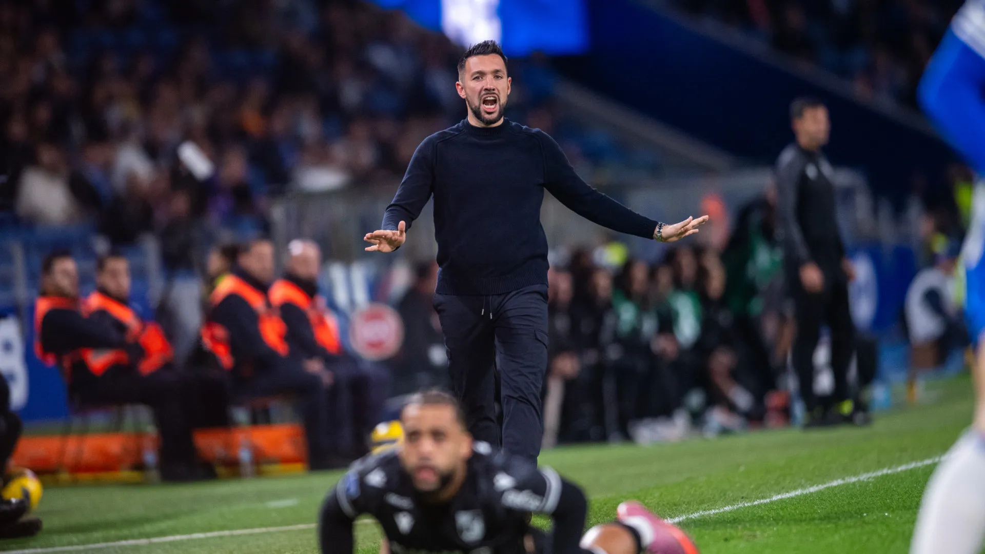 
                    Farioli lamenta derrota do FC Porto e fala dos penáltis: 