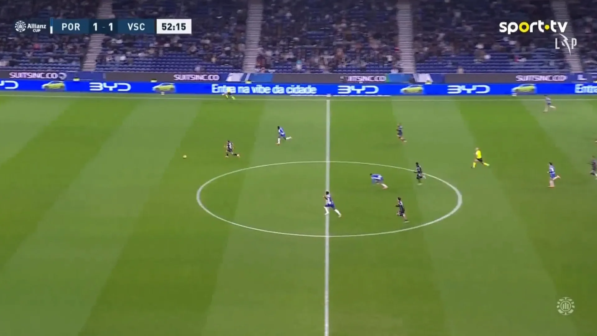 
                    Alan Varela adormeceu e Vitória SC deu a volta ao FC Porto neste lance
                