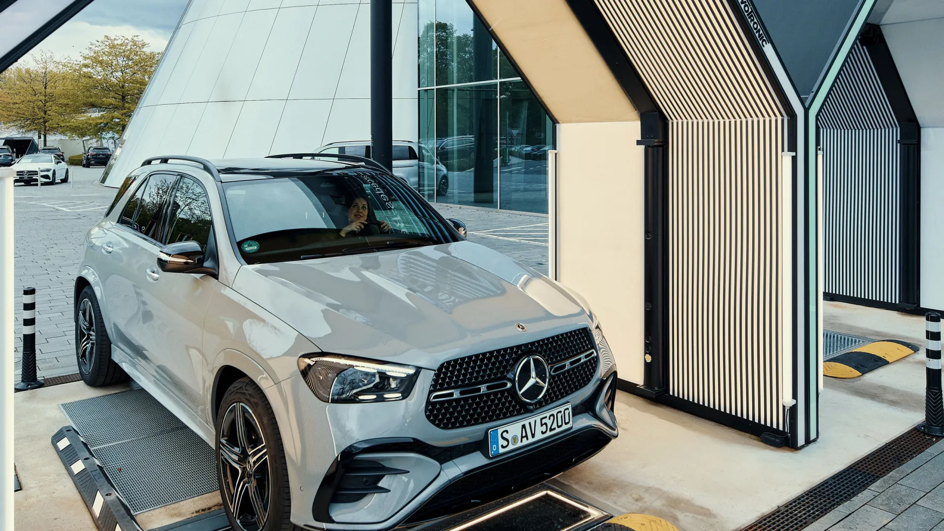 
                    Mercedes-Benz acelera integração da IA ao aderir a plataforma de inovação
                