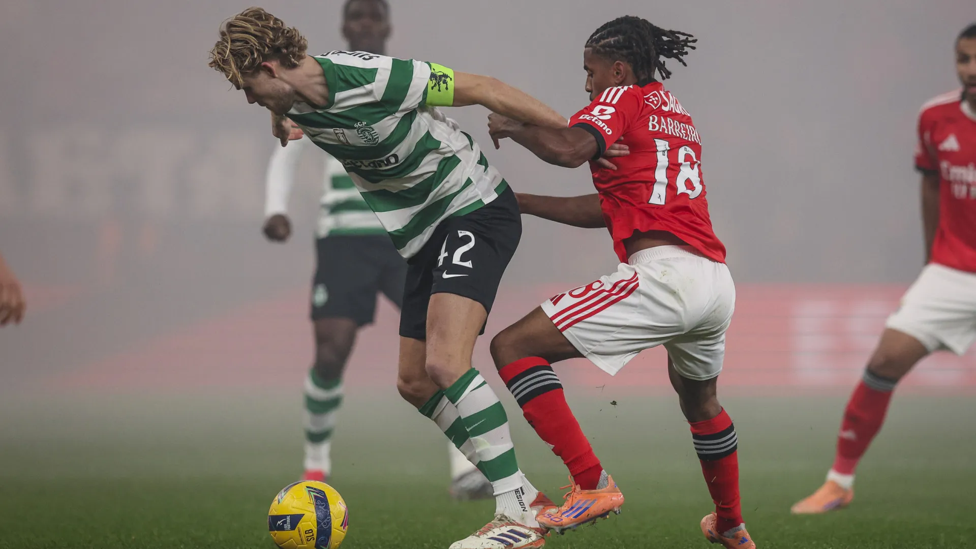 
                    Sporting com missão difícil em Munique, Benfica sonha ante o Nápoles
                