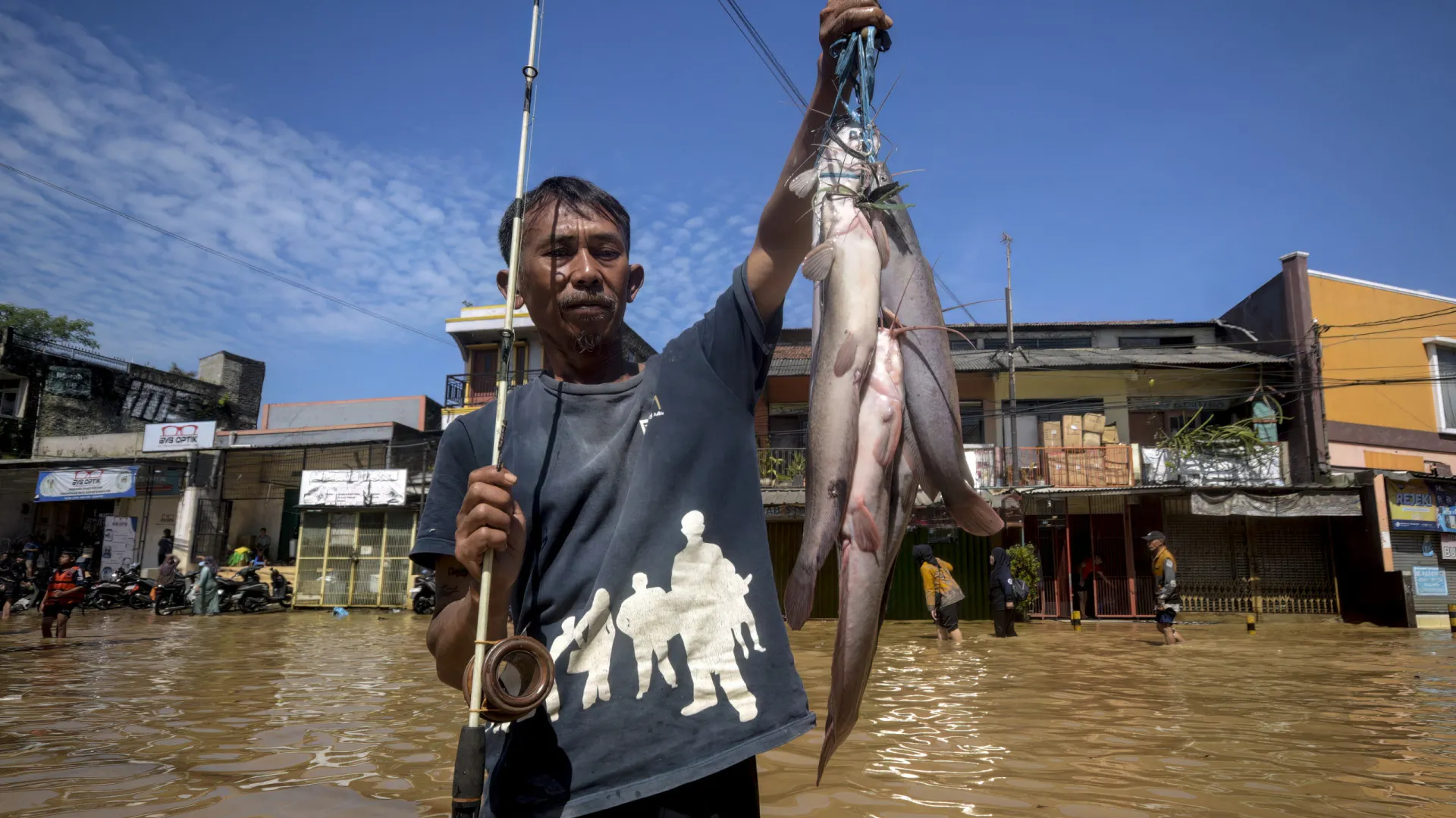 
                    Novas chuvas torrenciais (e fome) ameaçam Sri Lanka e Indonésia
                