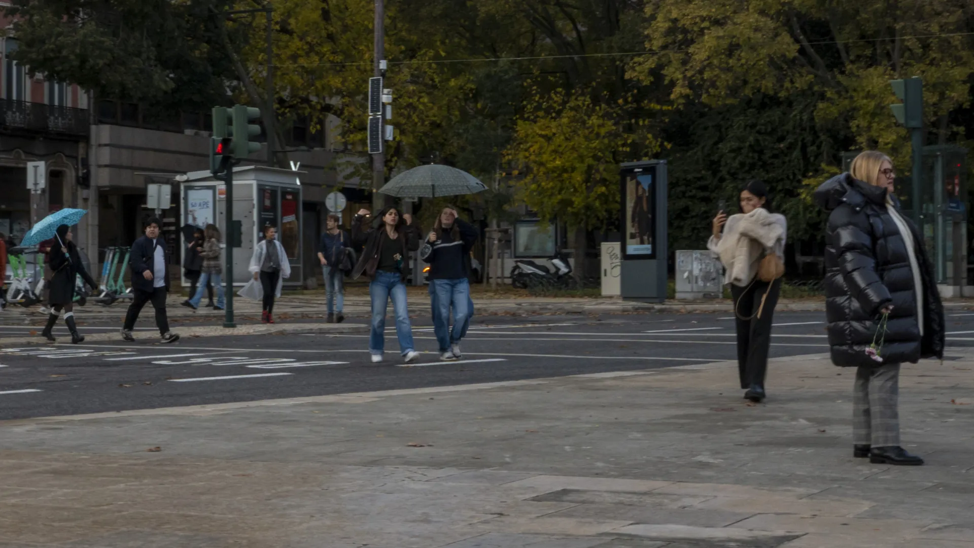 
                    Chuva dá tréguas na próxima semana, mas prevê-se descida da temperatura
                