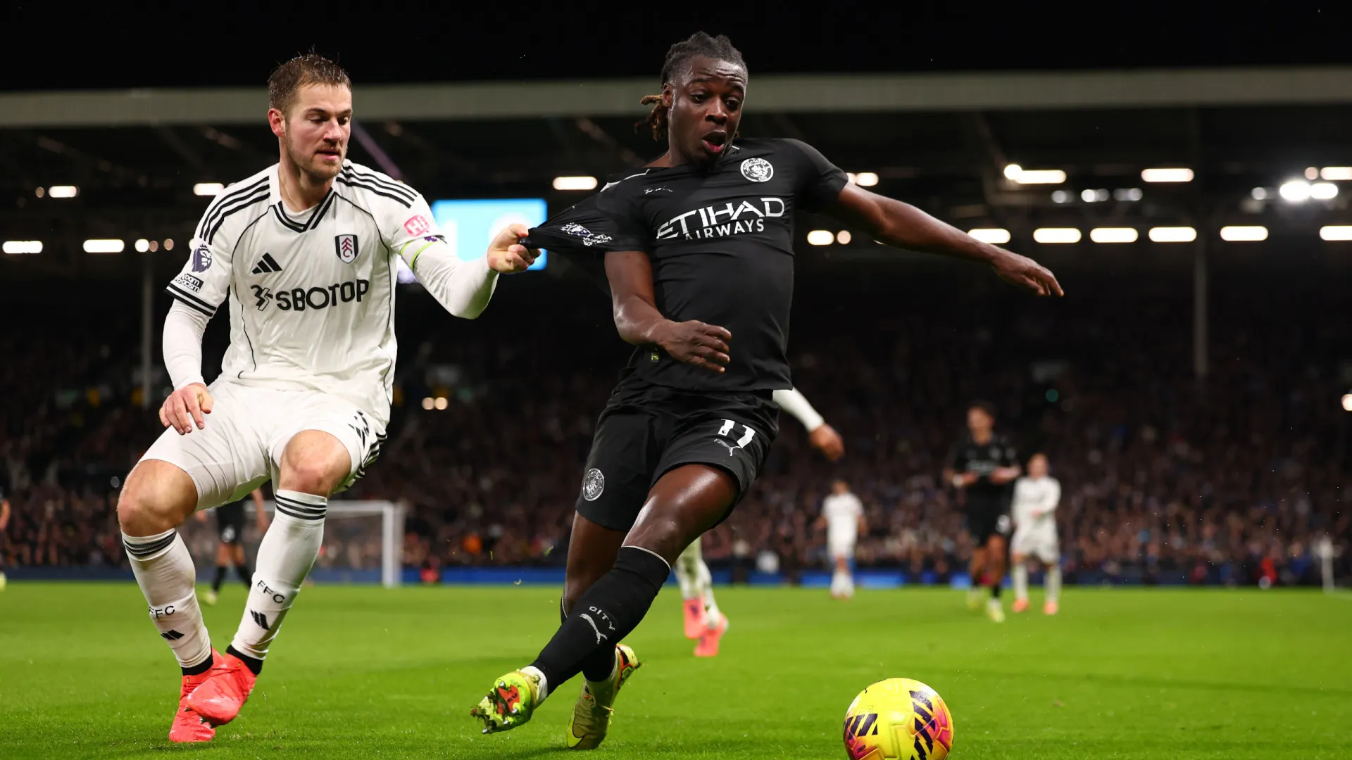 
                    Lei da 'bomba' não chegou. Fulham desleixa-se e perde dérbi londrino
                