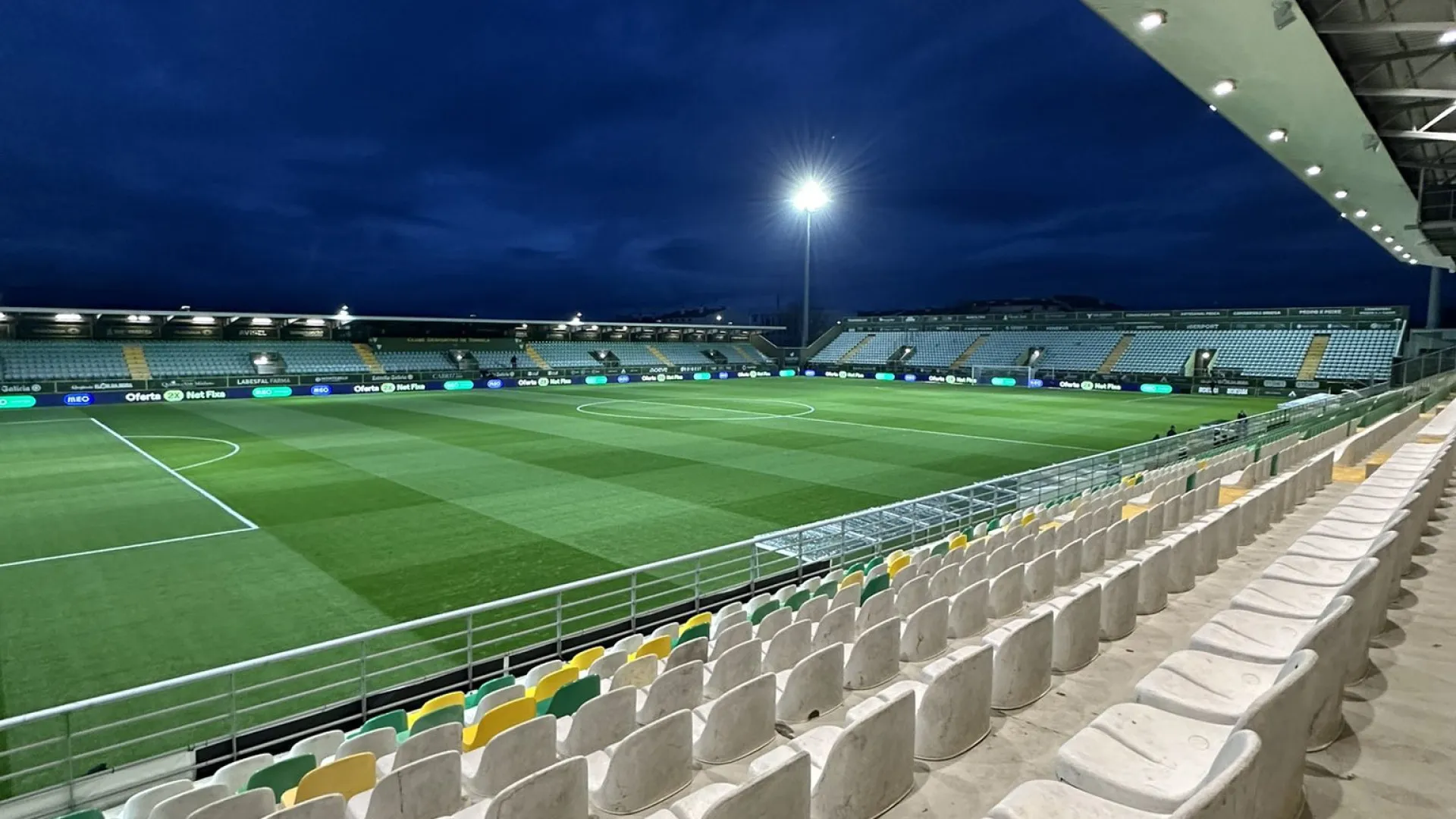 
                    EM DIRETO: Segue-se o Tondela-Casa Pia antes do Santa Clara-Arouca
                