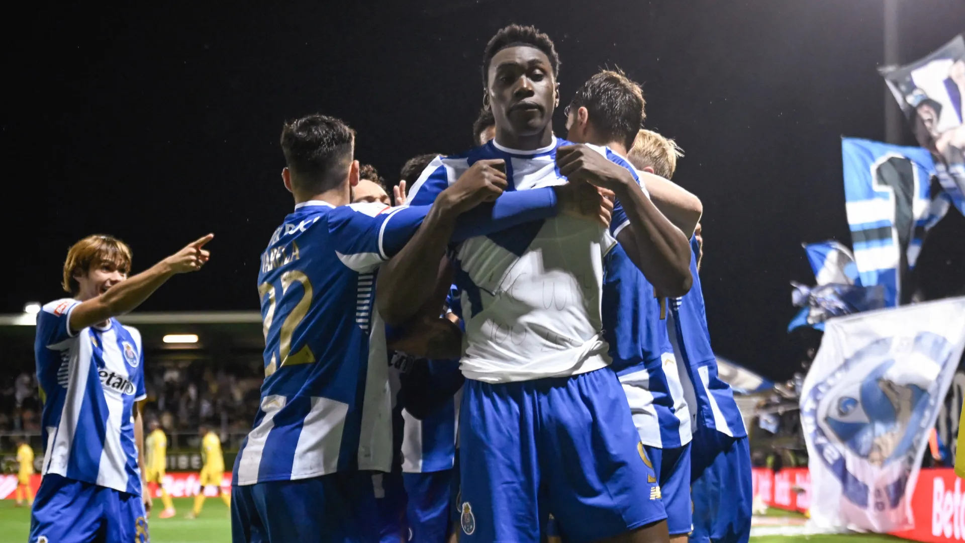 
                    FC Porto e Sp. Braga com ronda para reforçarem lugares de apuramento
                