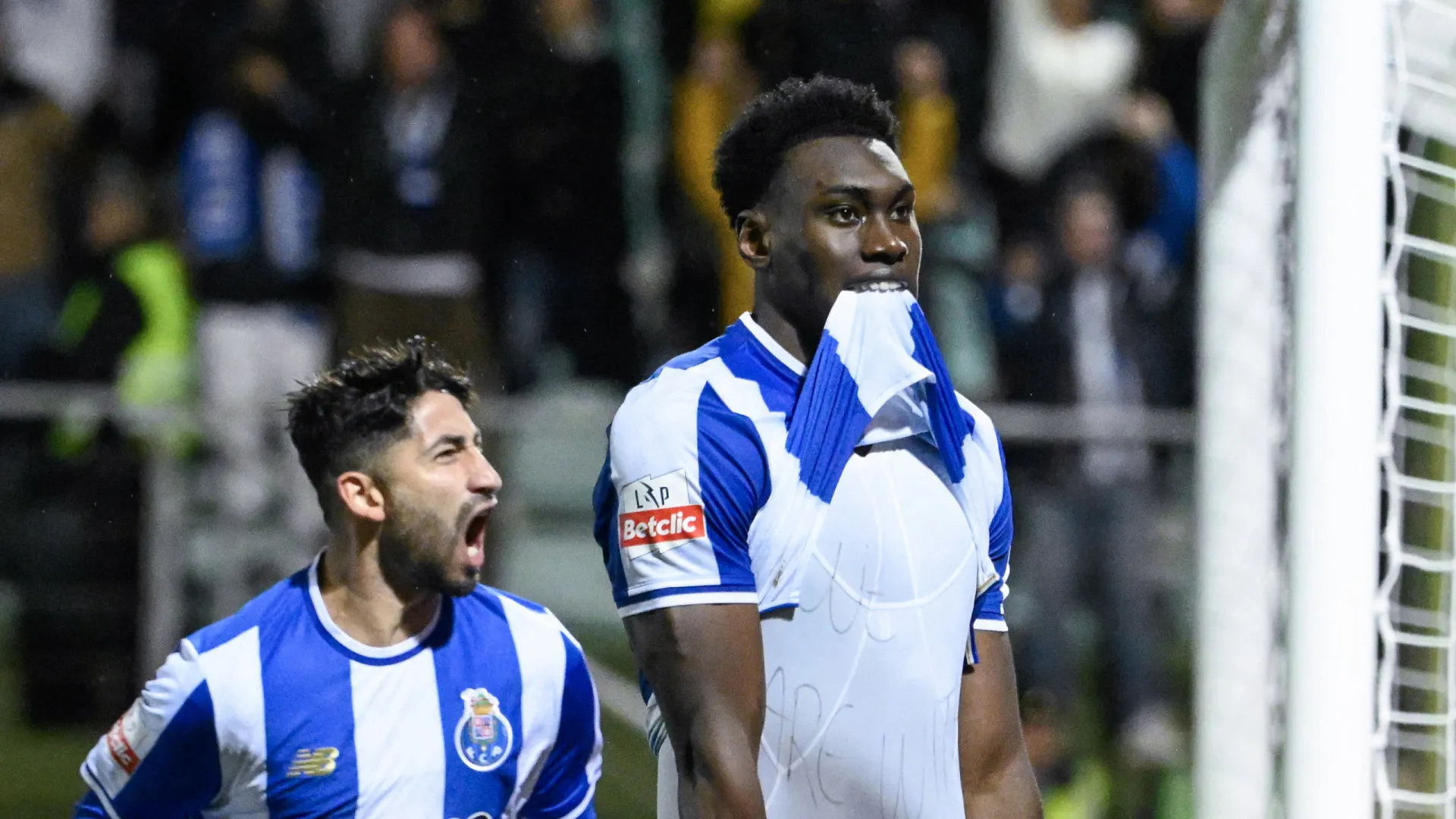 
                    Samu não entra em excessos: 