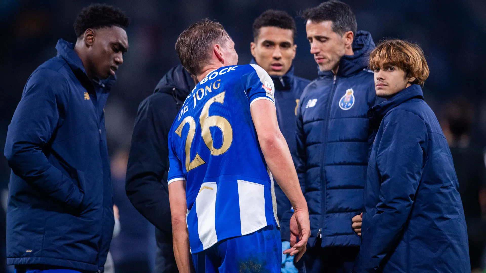 
                    Francesco Farioli revela baixa de peso no FC Porto até ao final da época
                