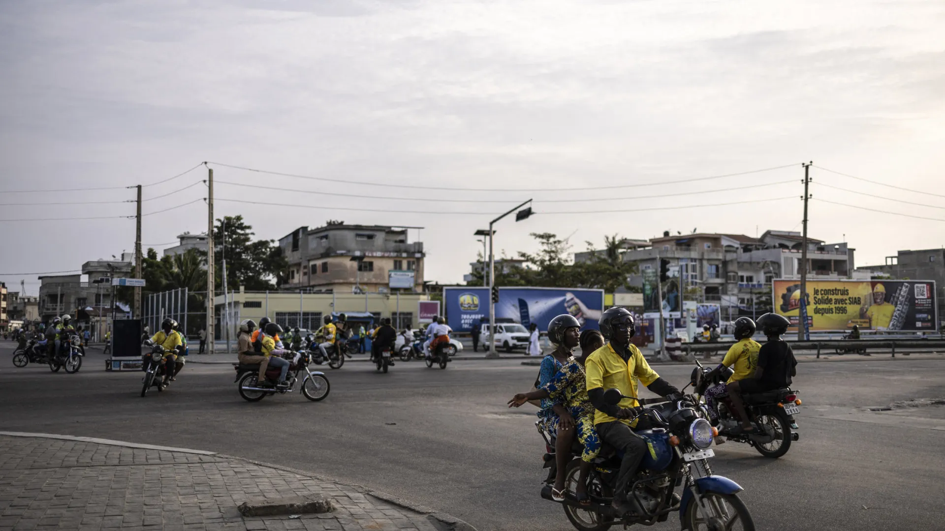 
                    Nigéria enviou tropas e aviões de combate para o Benim após tentativa de golpe
                