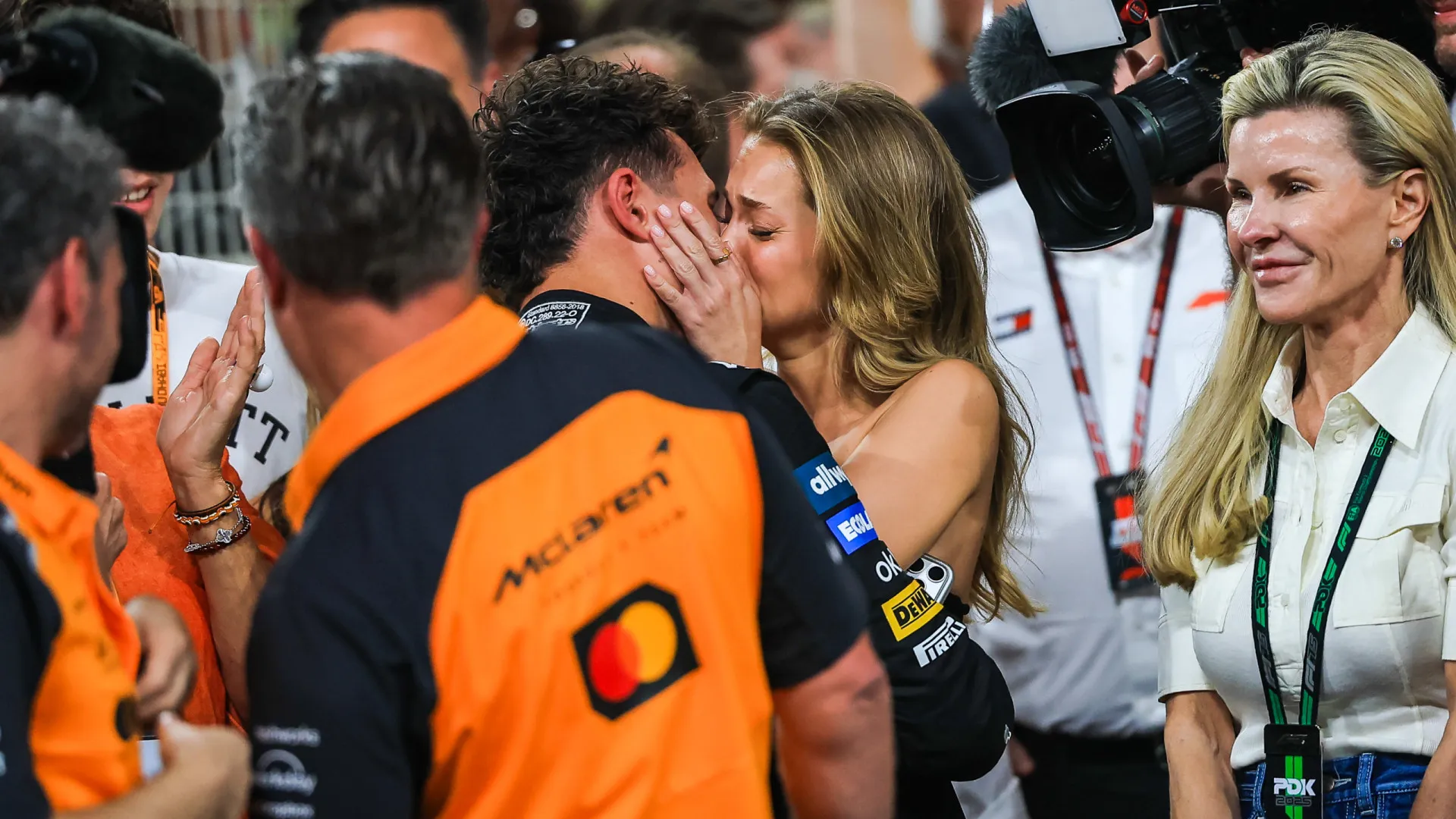 
                    Margarida Corceiro e Lando Norris: Os beijos apaixonados após vitória 
                