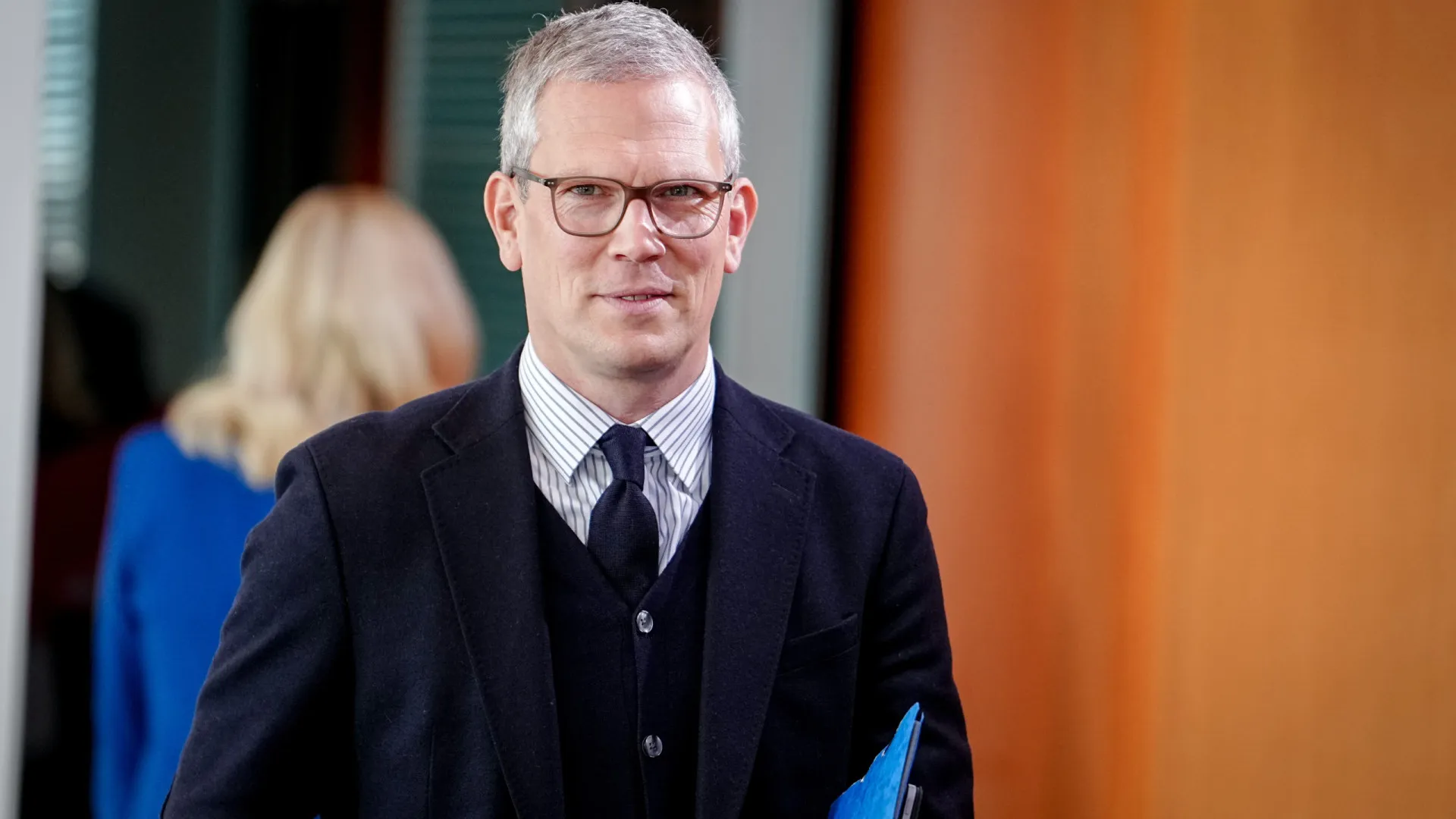 
                    Berlim rejeita críticas à UE mas reconhece necessidade de reforçar segurança
                