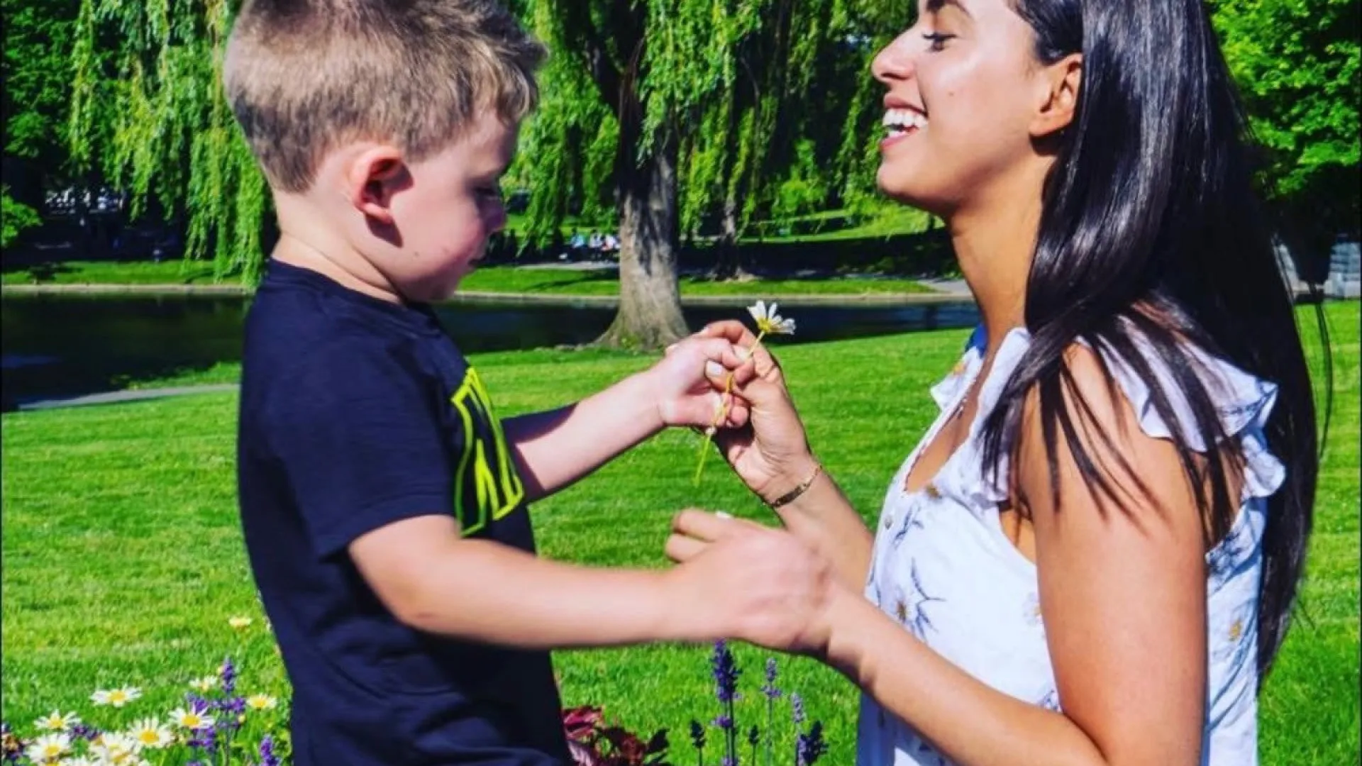 
                    Bruna e irmão de Karoline Leavitt 'lutaram' pela guarda do filho. O caso
                