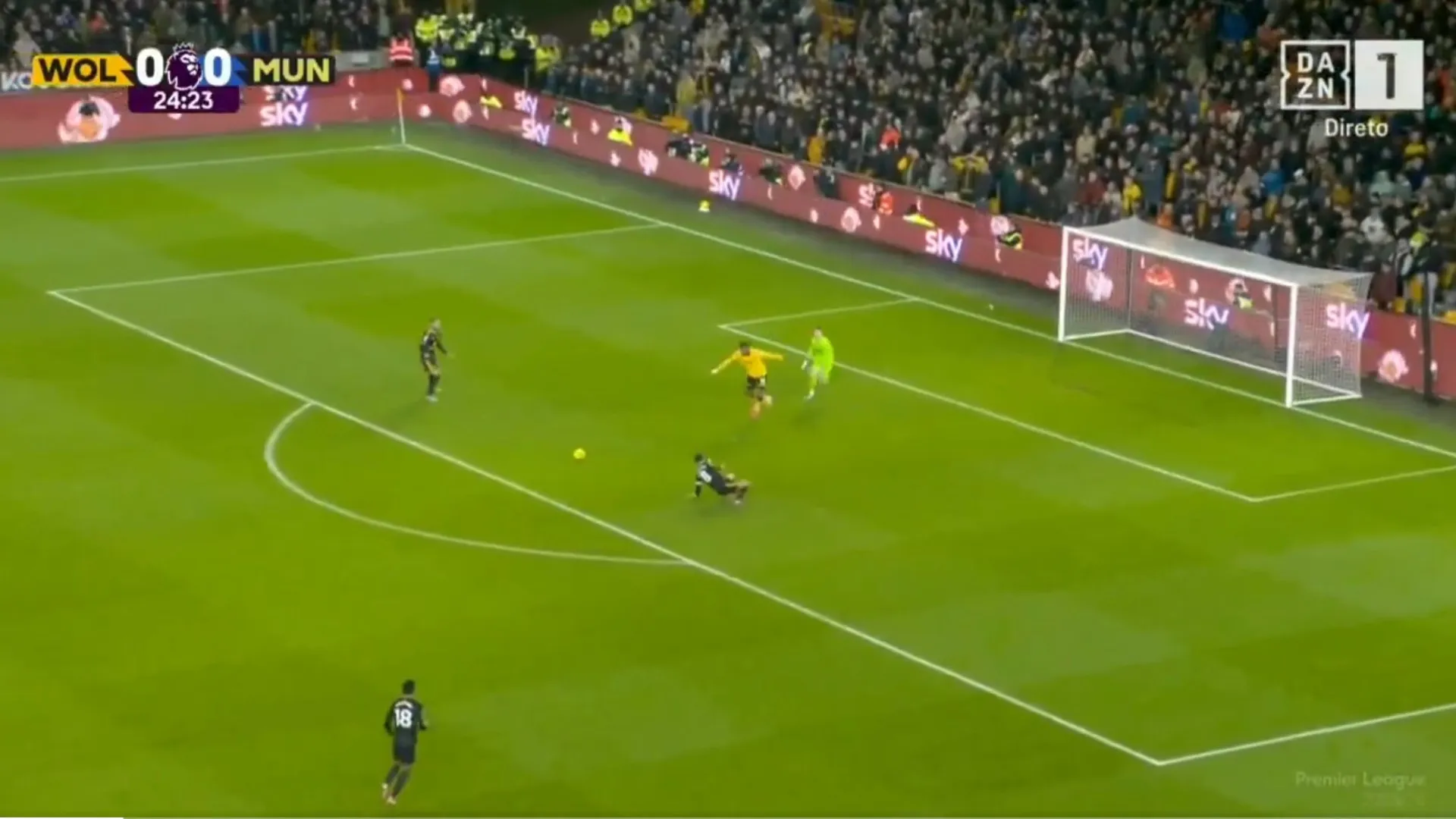 
                    Bruno Fernandes quase provocou um ataque a Amorim no Wolves-United
                