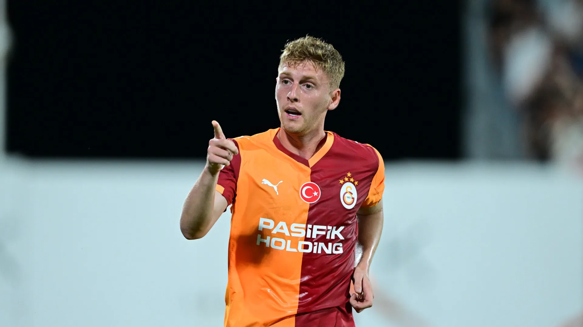 
                    Onze futebolistas detidos preventivamente em investigação sobre apostas
                