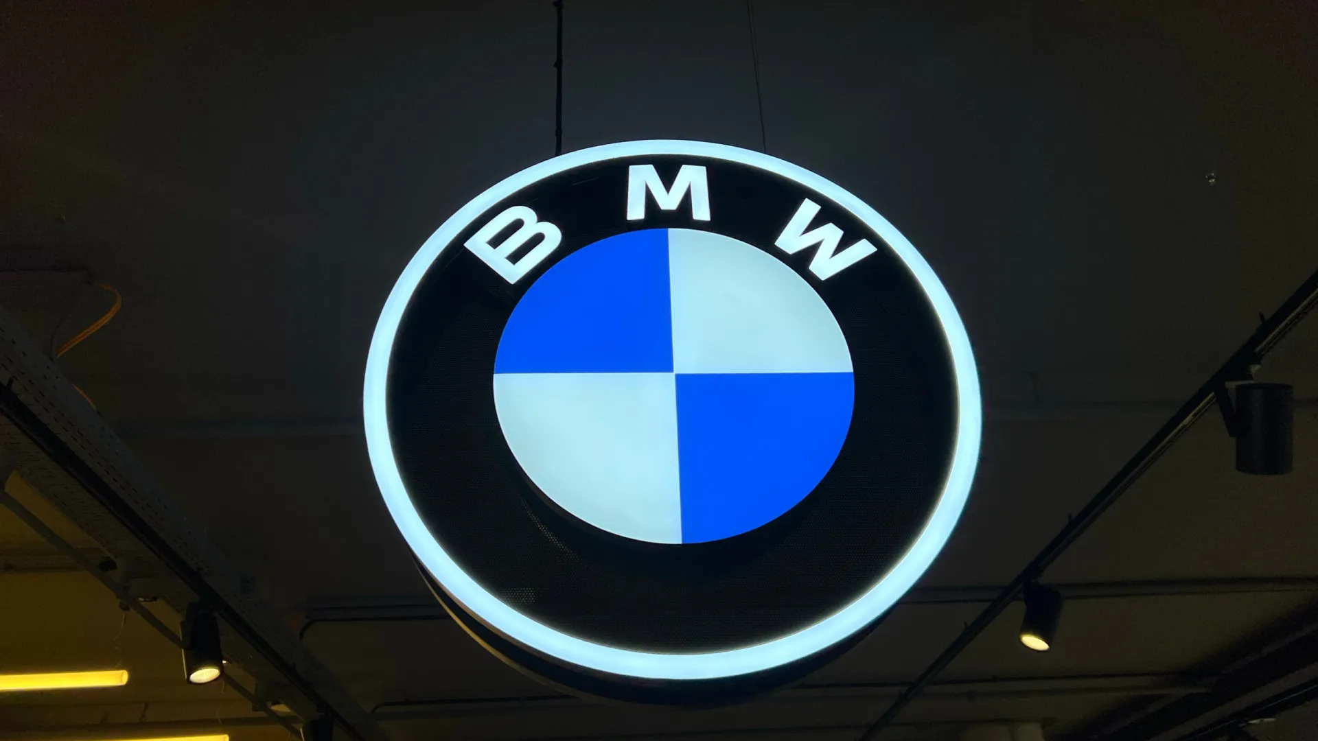 
                    BMW terá novo presidente. Oliver Zipse sai em maio
                