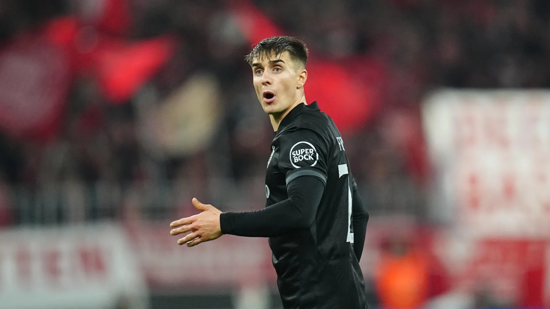 
                    Iván Fresneda não desarma: 