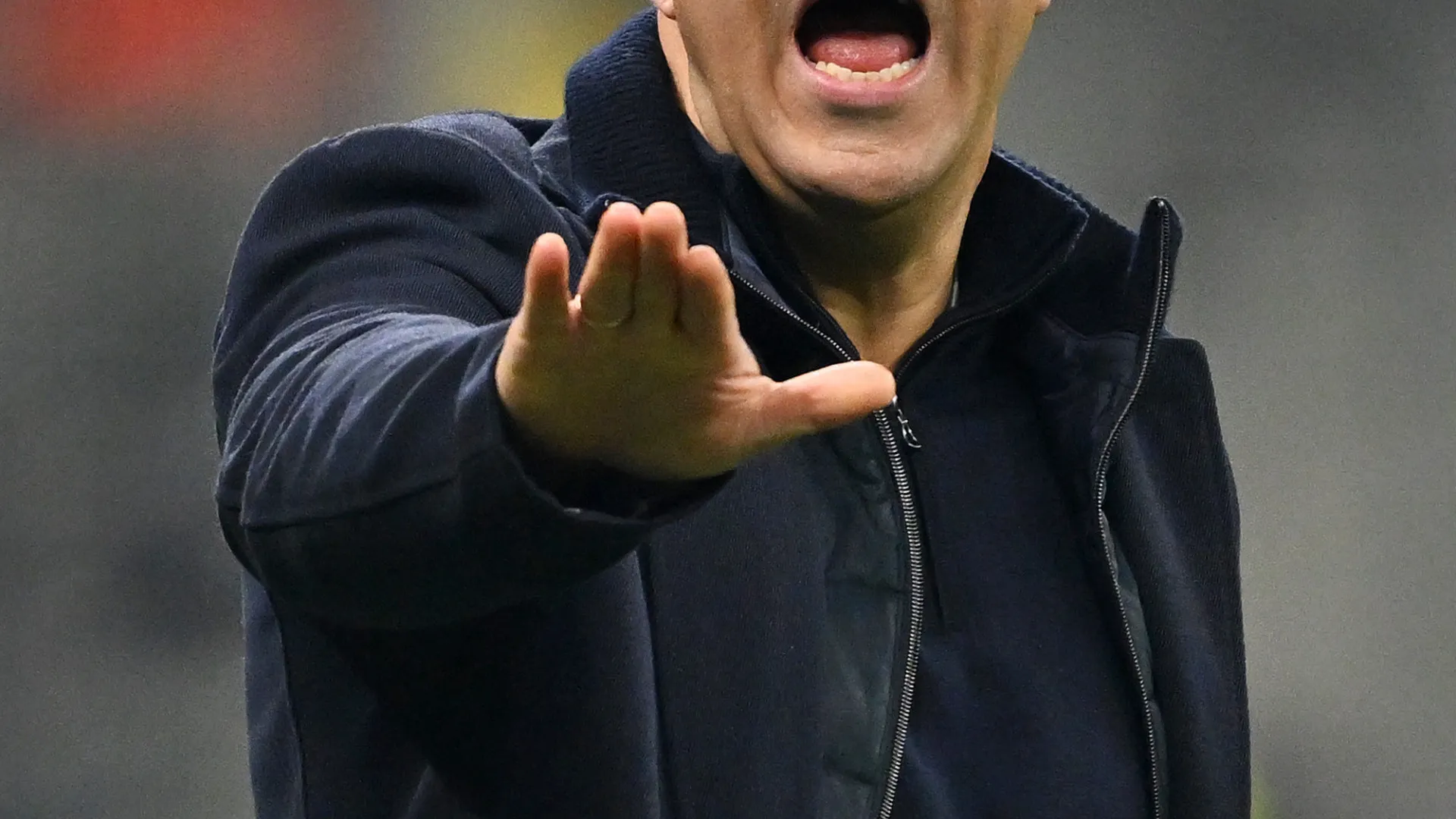 
                    Liverpool 'sobrevive' sem Salah e Slot reforça posição junto dos adeptos
                