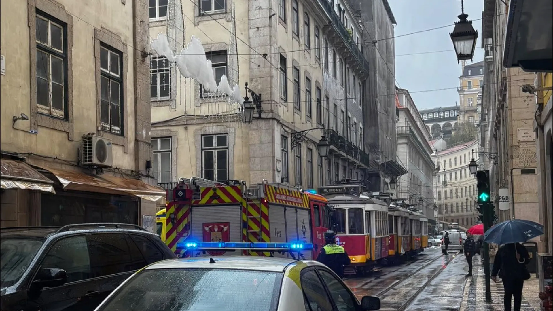 
                    Mau tempo fez 150 ocorrências só em Lisboa. Maioria foram inundações
                