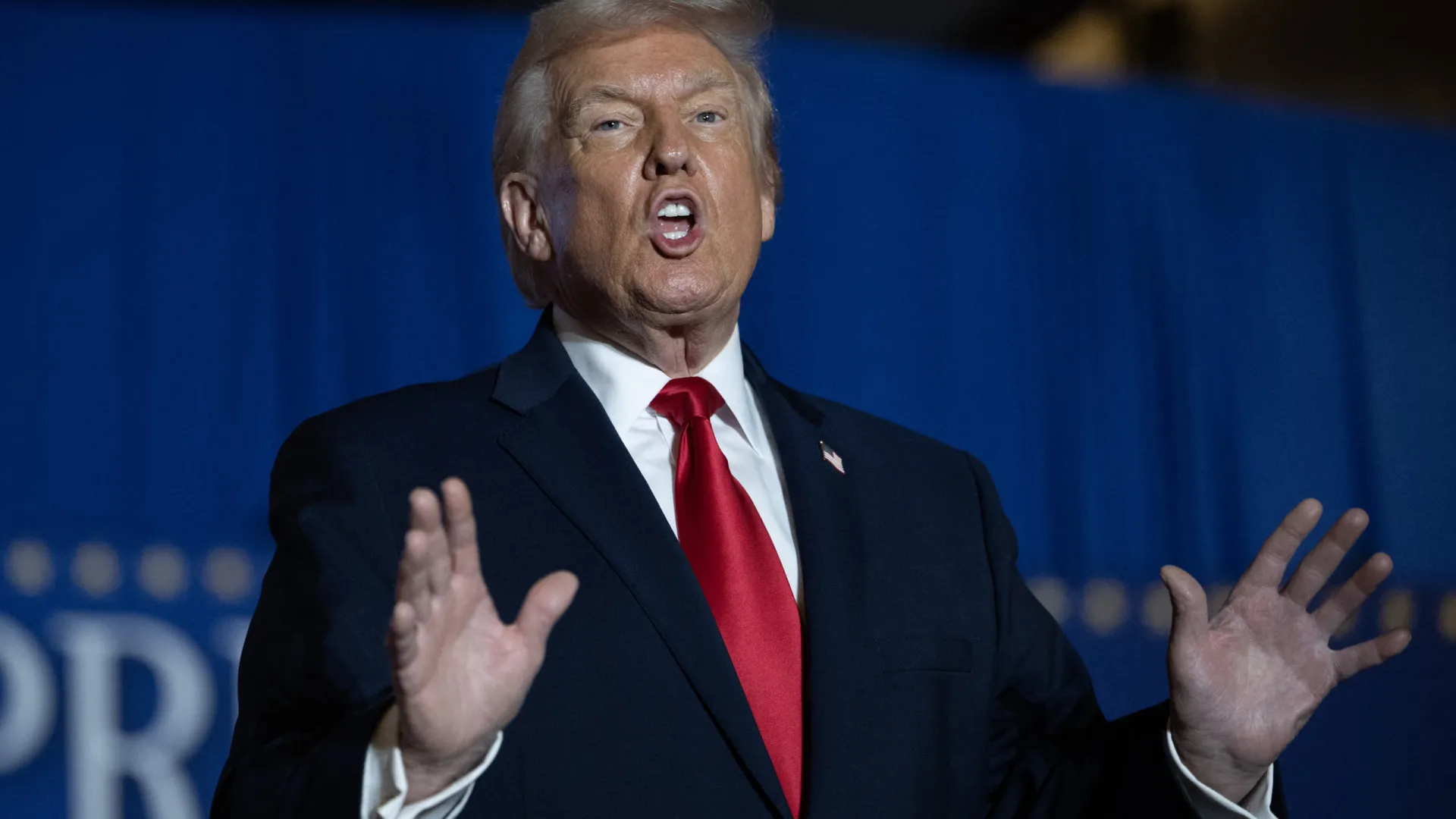 
                    Chefe de gabinete da Casa Branca diz que Trump tem 