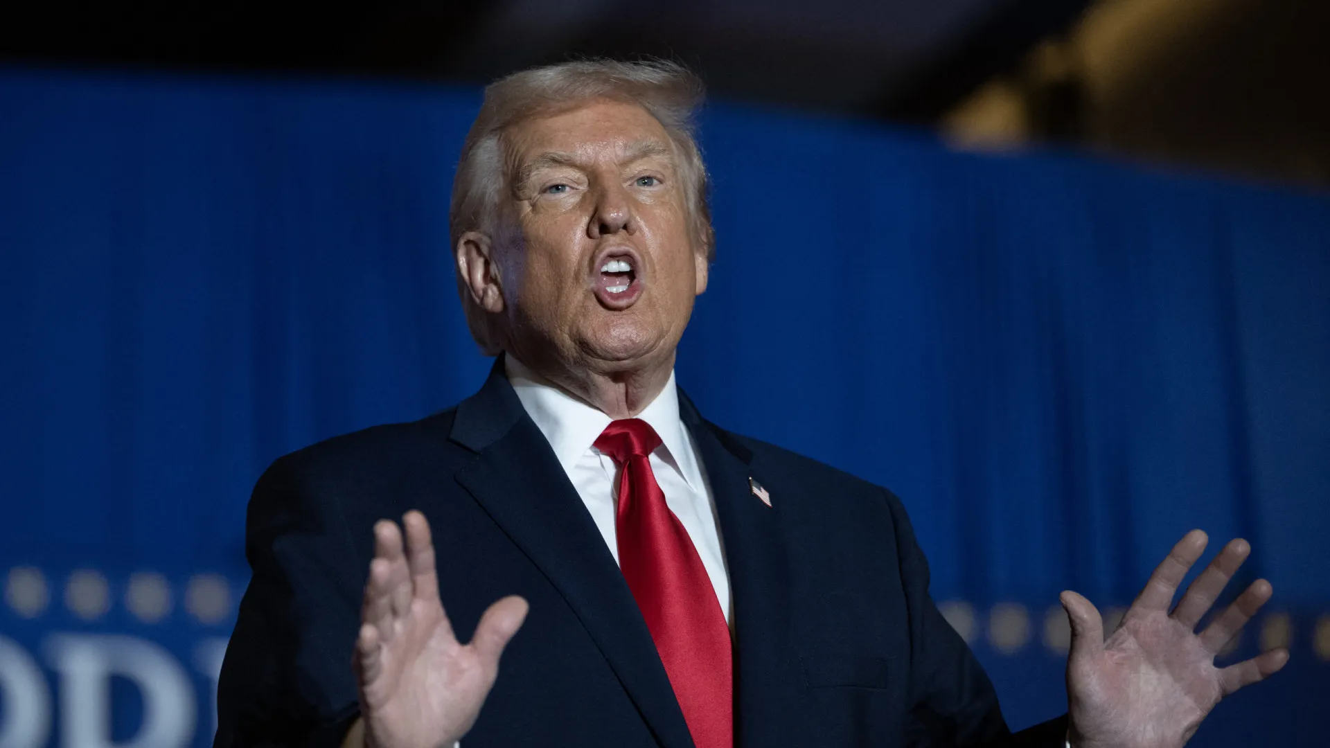 
                    Trump diz que ataque contra EI tem apoio de Damasco 
                