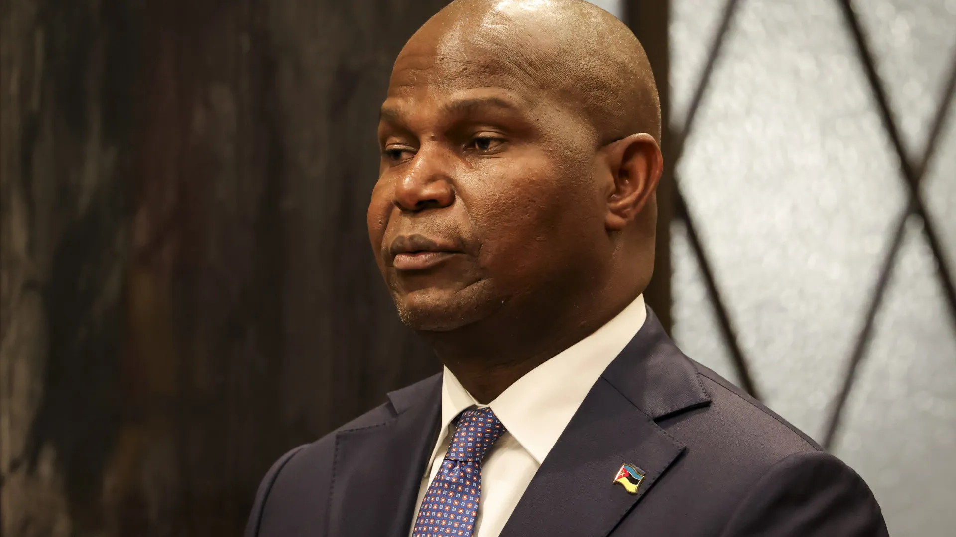 
                    Protestos após vitória de Chapo e terrorismo marcam o ano de Moçambique 
                