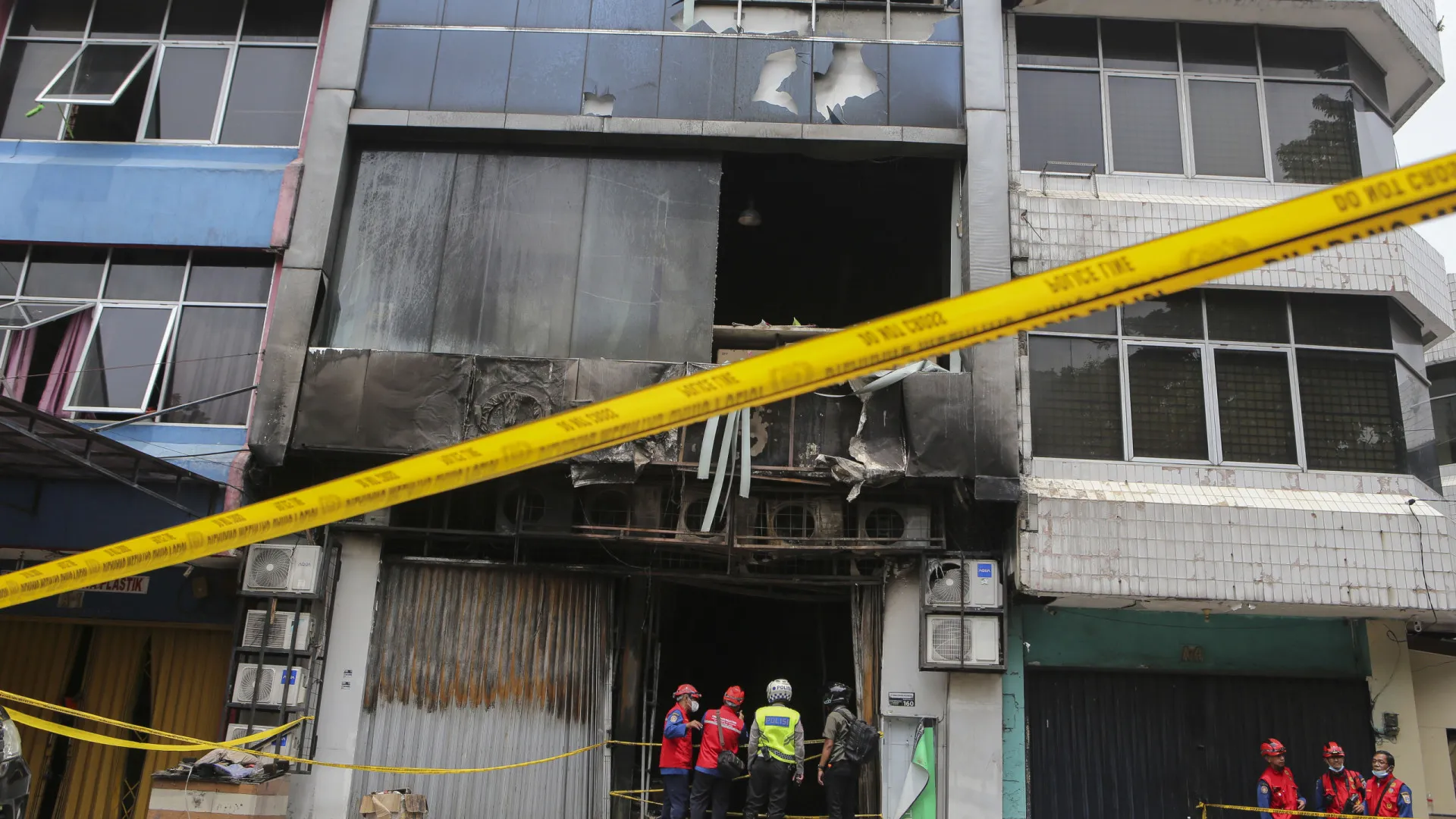 
                    Indonésia investiga incêndio em edifício que provocou 22 mortos
                