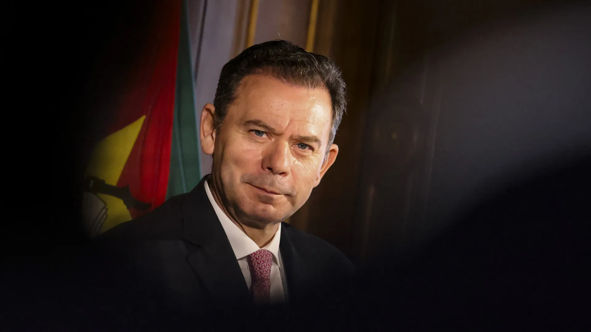 
                    Montenegro garante contrariar quem não confia no Governo (incluindo OCDE)
                