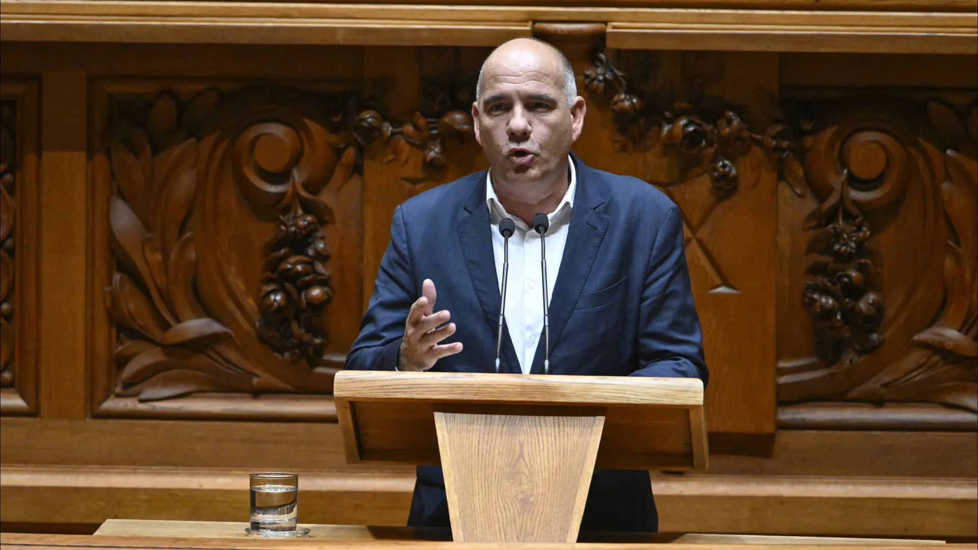 
                    PCP, Livre, BE e PAN pedem subida do salário mínimo em 2026
                