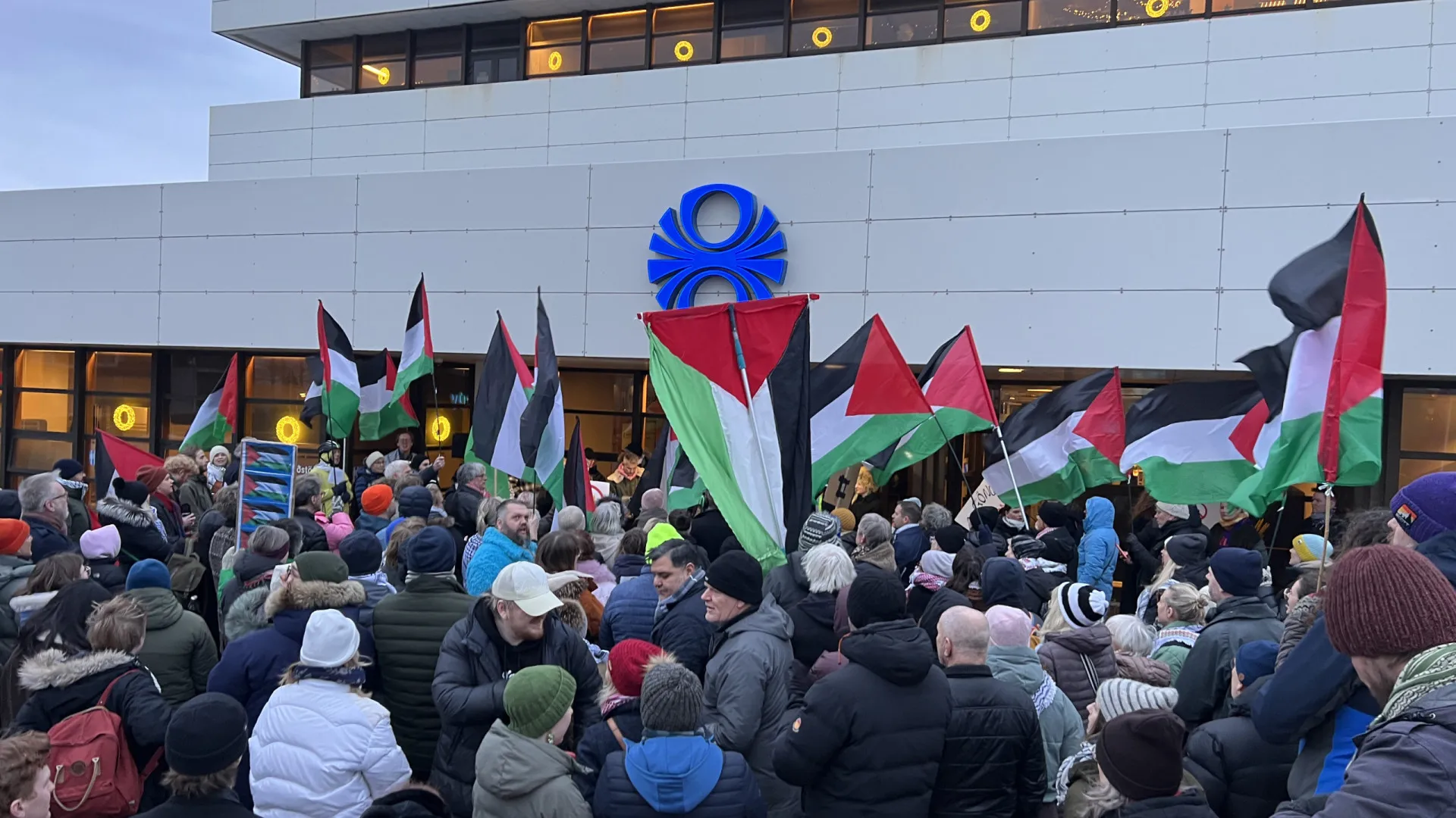 
                    Eurovisão envolta em polémica. Quem boicota (e as posições em Portugal)
                