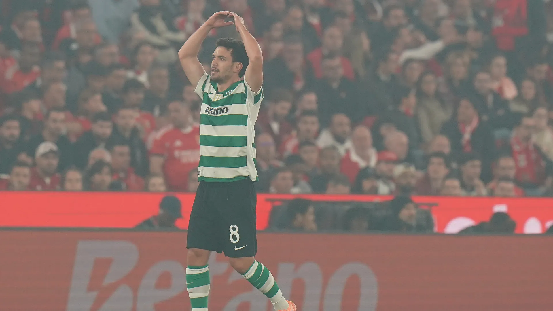 
                    De desconforto a lesão muscular. Pedro Gonçalves desfalca o Sporting
                